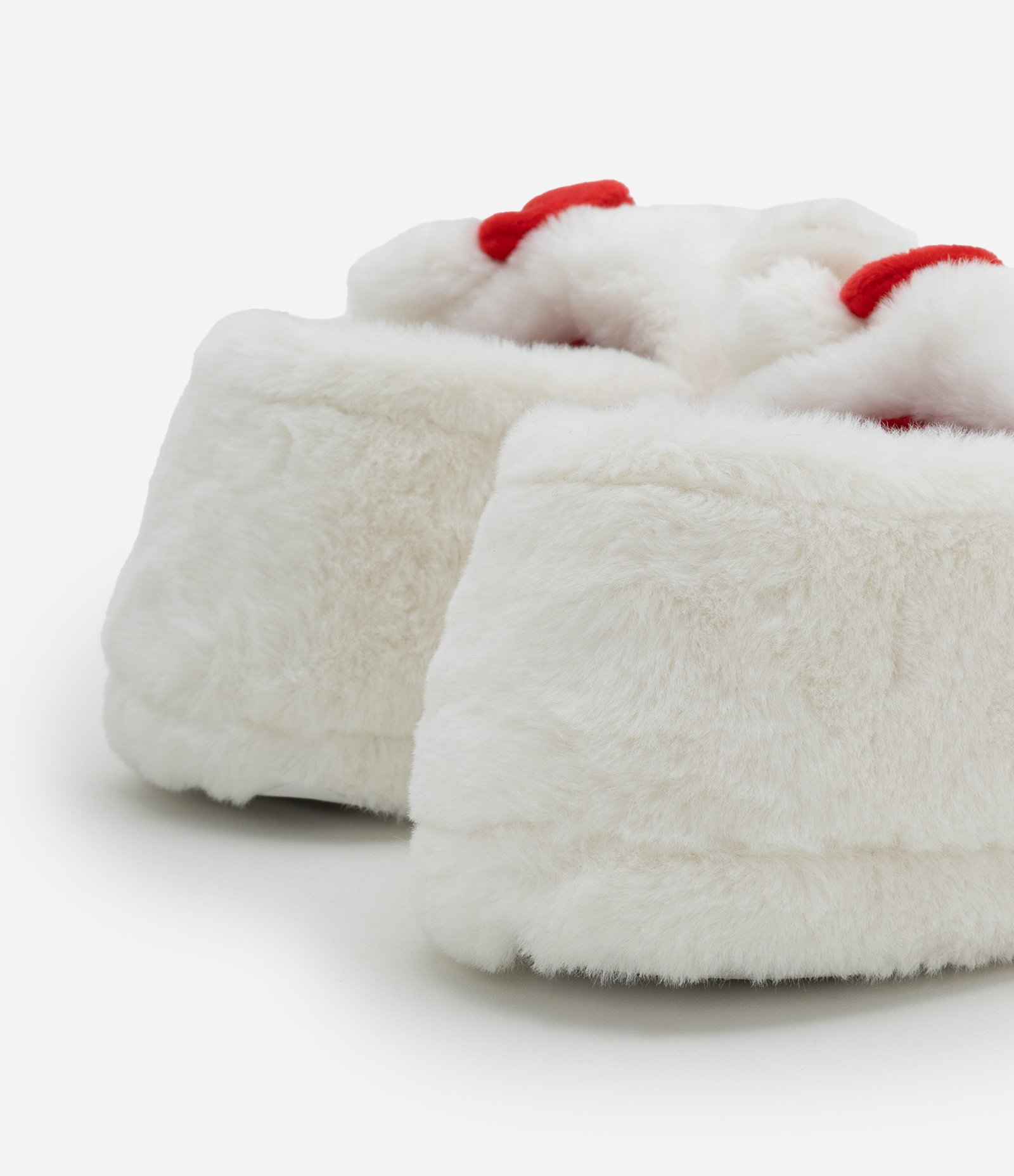 Pantufa Fechada em Pelúcia com Bordado Hello Kitty e Orelhinhas Branco 4
