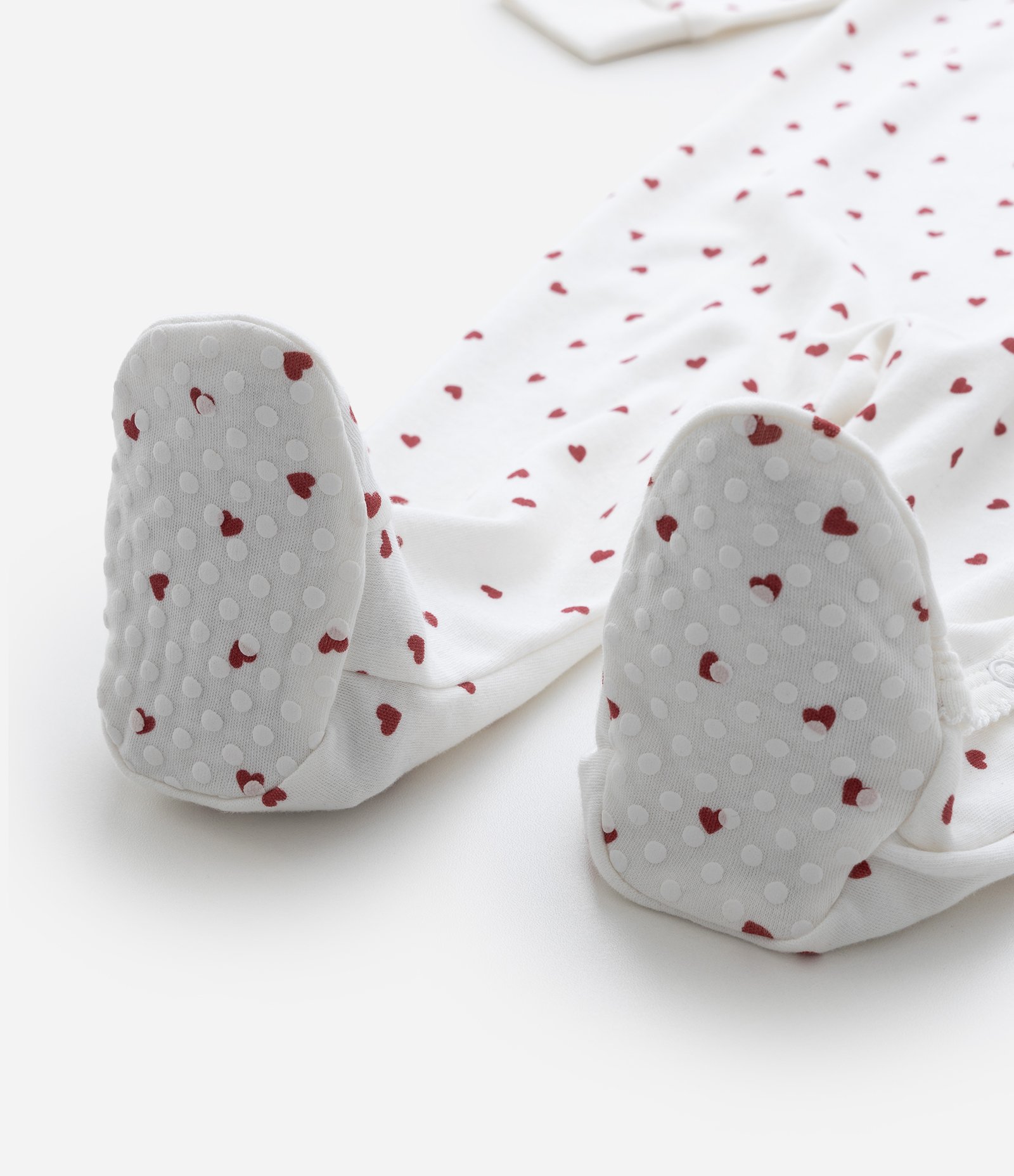 Macacão Infantil em Suedine com Estampa de Corações e Pézinho Fechado - Tam 0 a 18 meses 12-18M 5