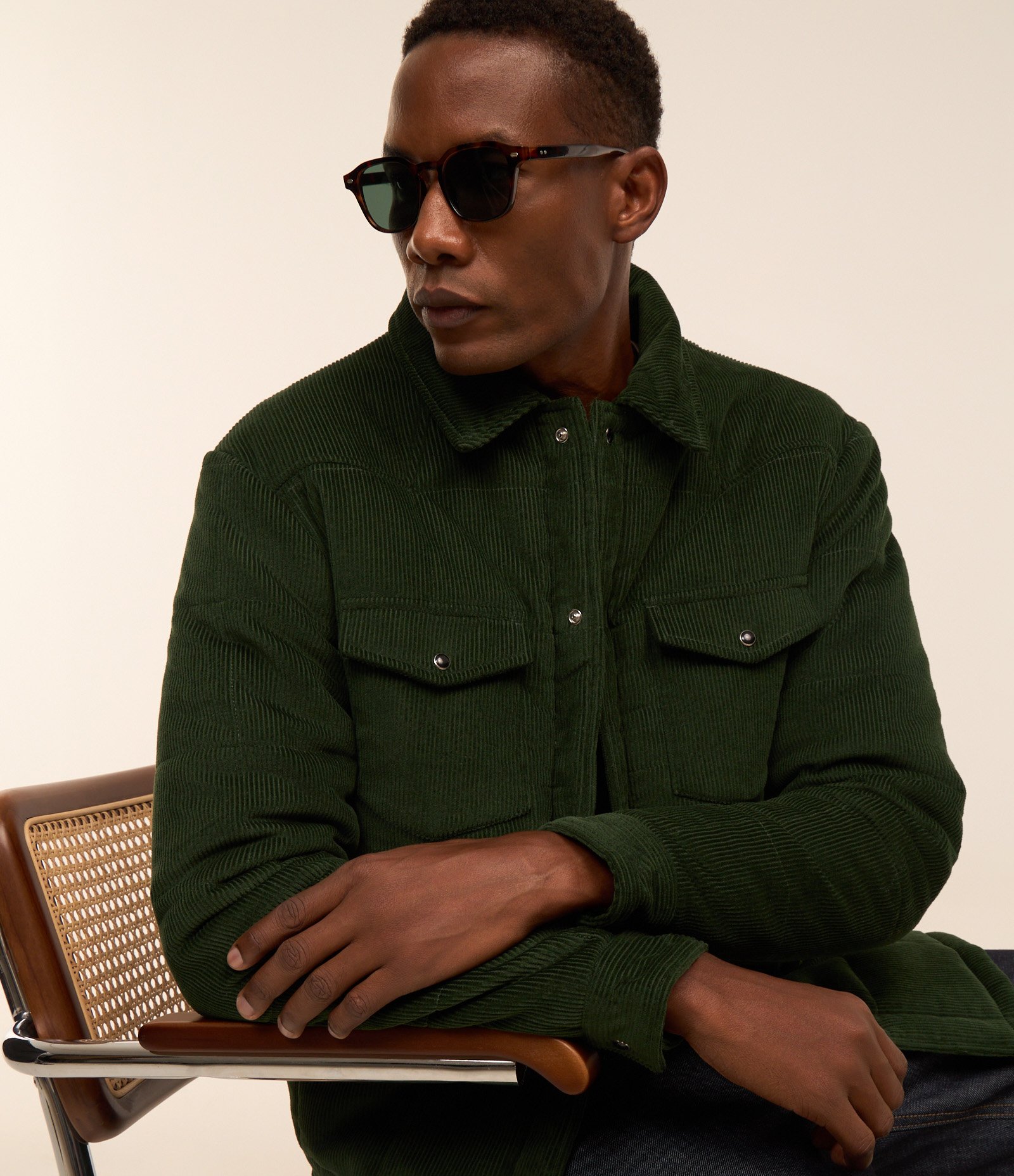 Jaqueta Puffer em Veludo Cotele e Dois Bolsos com Lapela Verde 3