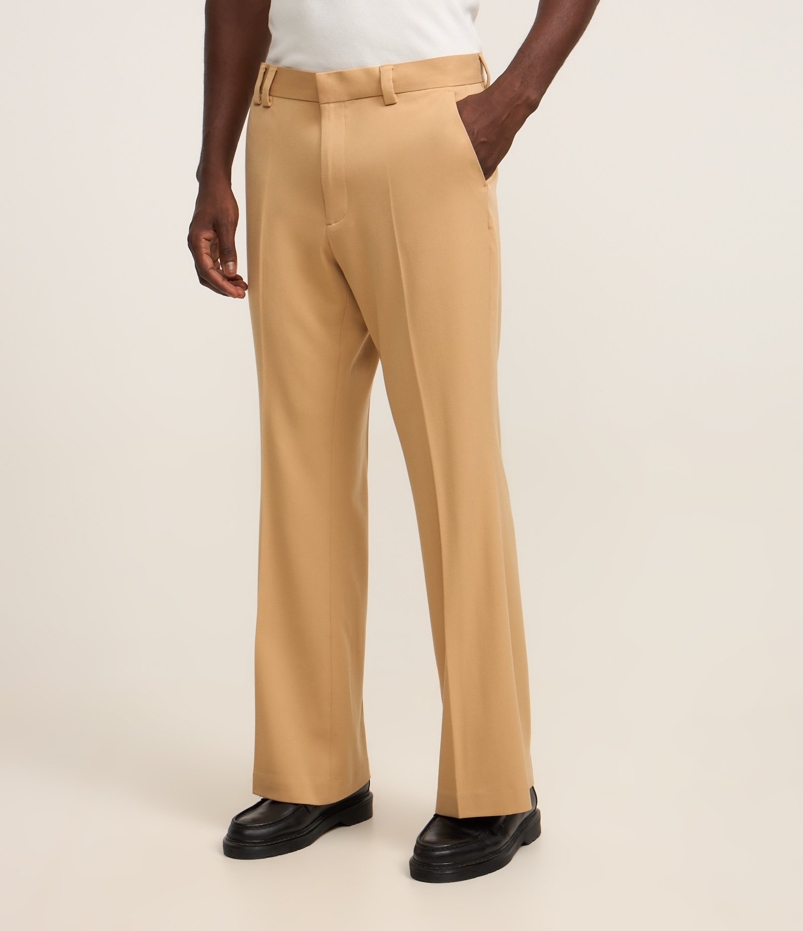 Calça Flare em Alfaiataria Marrom 2