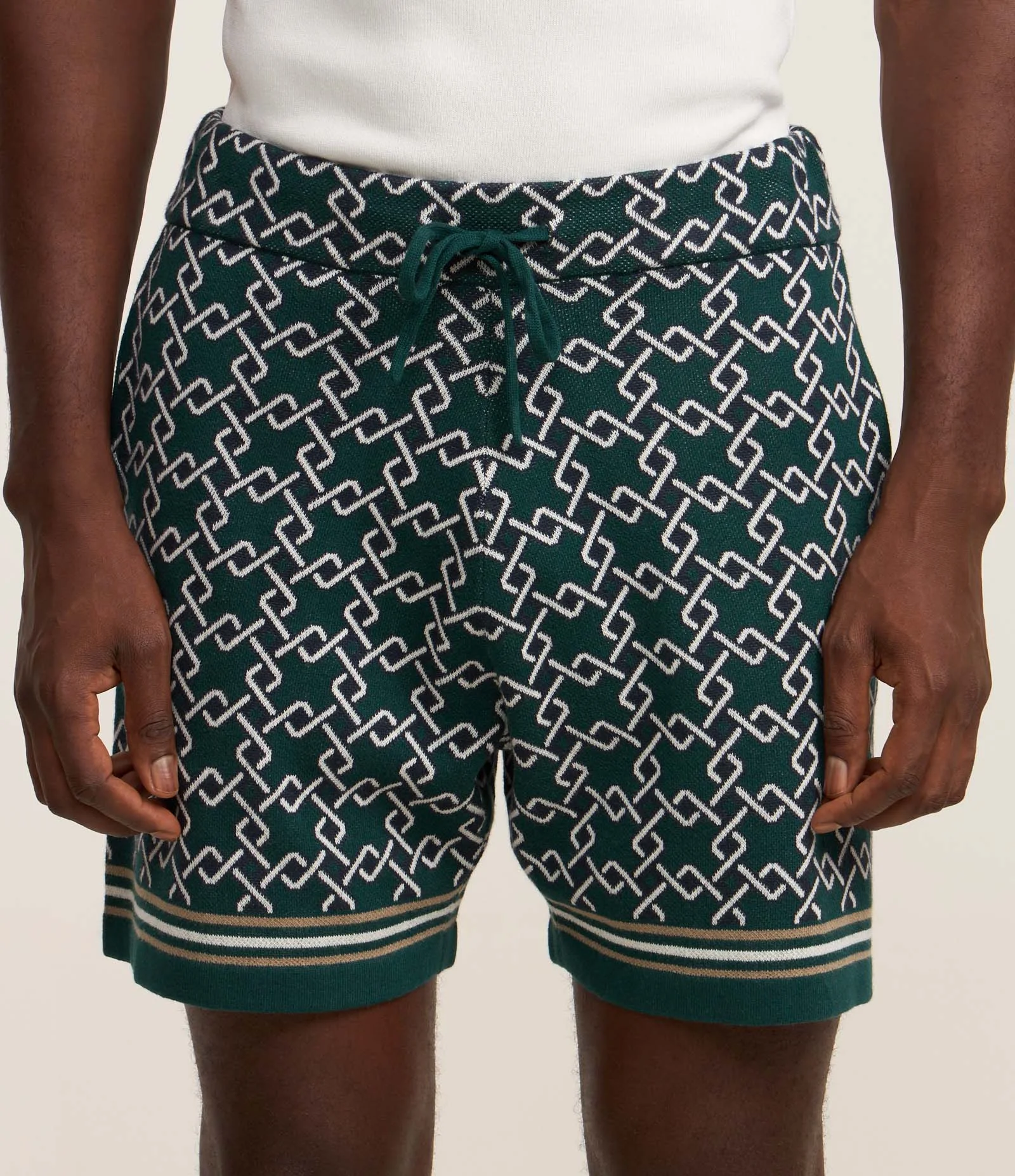 Bermuda em Algodão com Estampa de Argolas e Viés Contrastantes Verde/Branco 2