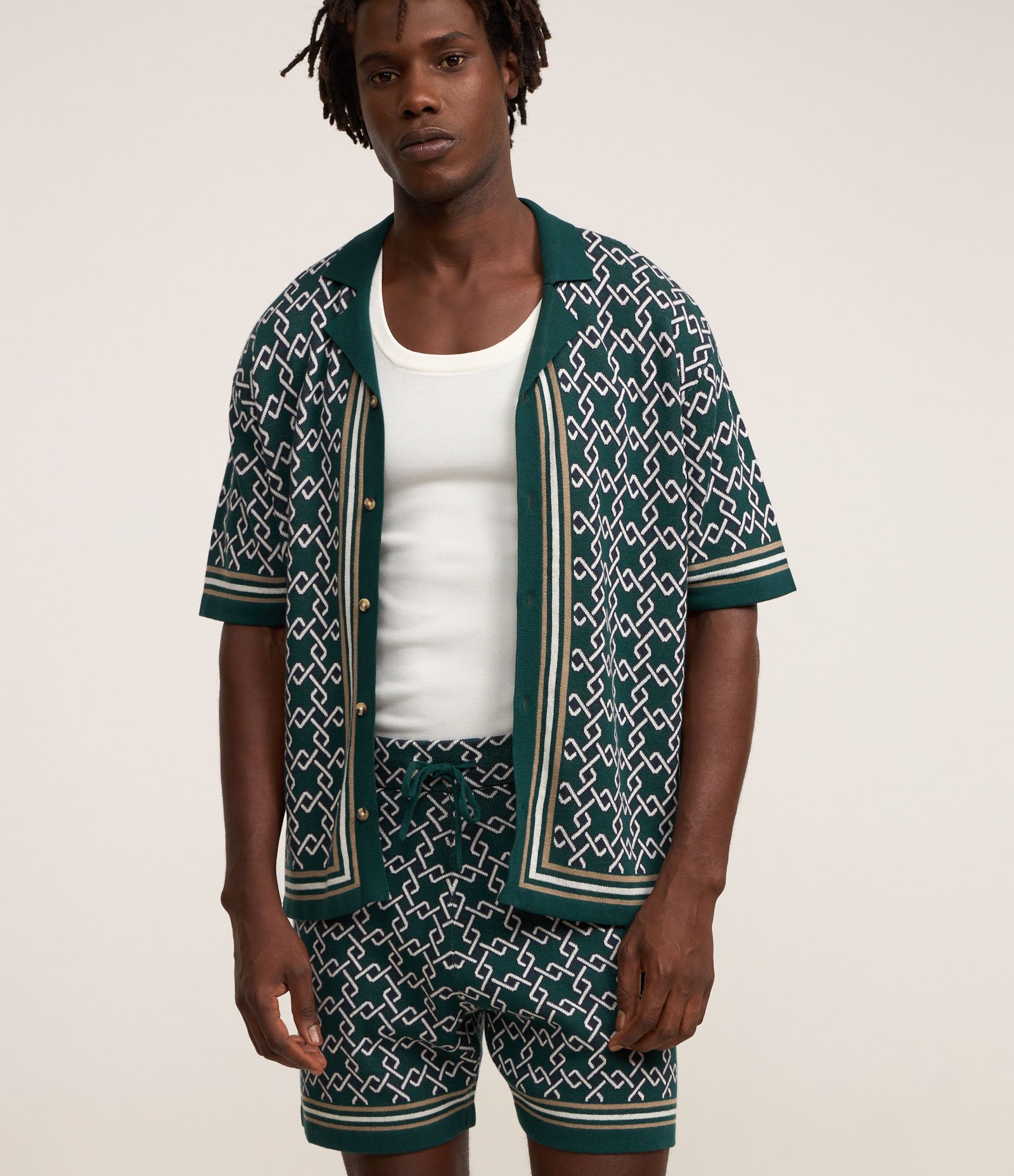 Bermuda em Algodão com Estampa de Argolas e Viés Contrastantes Verde/Branco 3