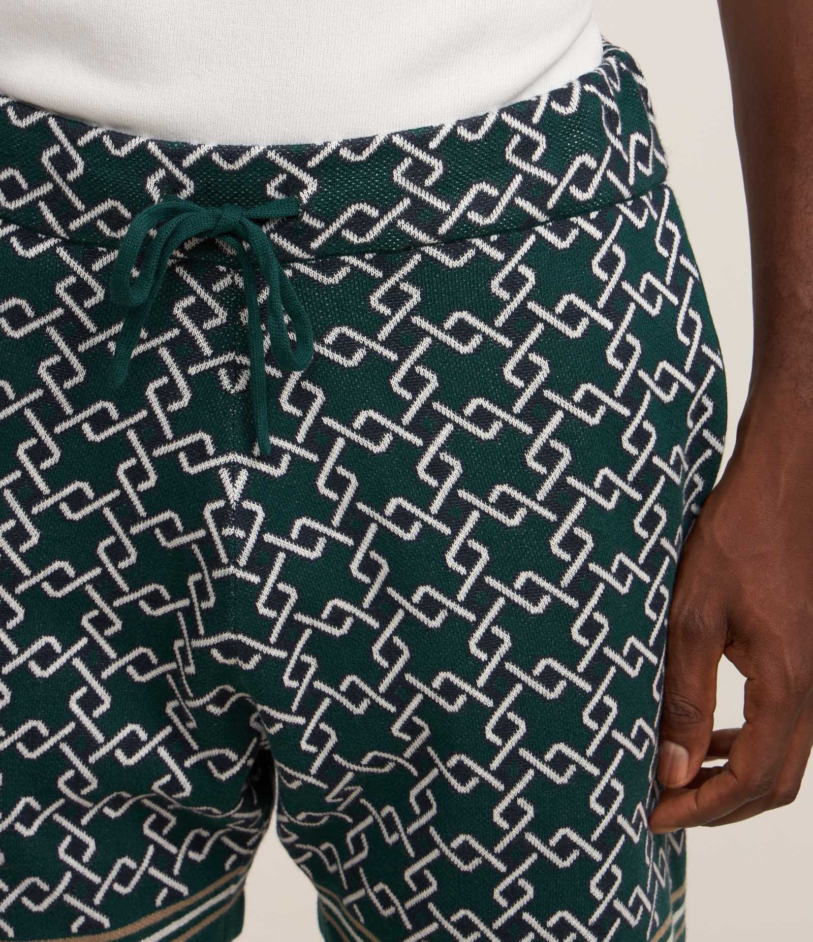 Bermuda em Algodão com Estampa de Argolas e Viés Contrastantes Verde/Branco 4