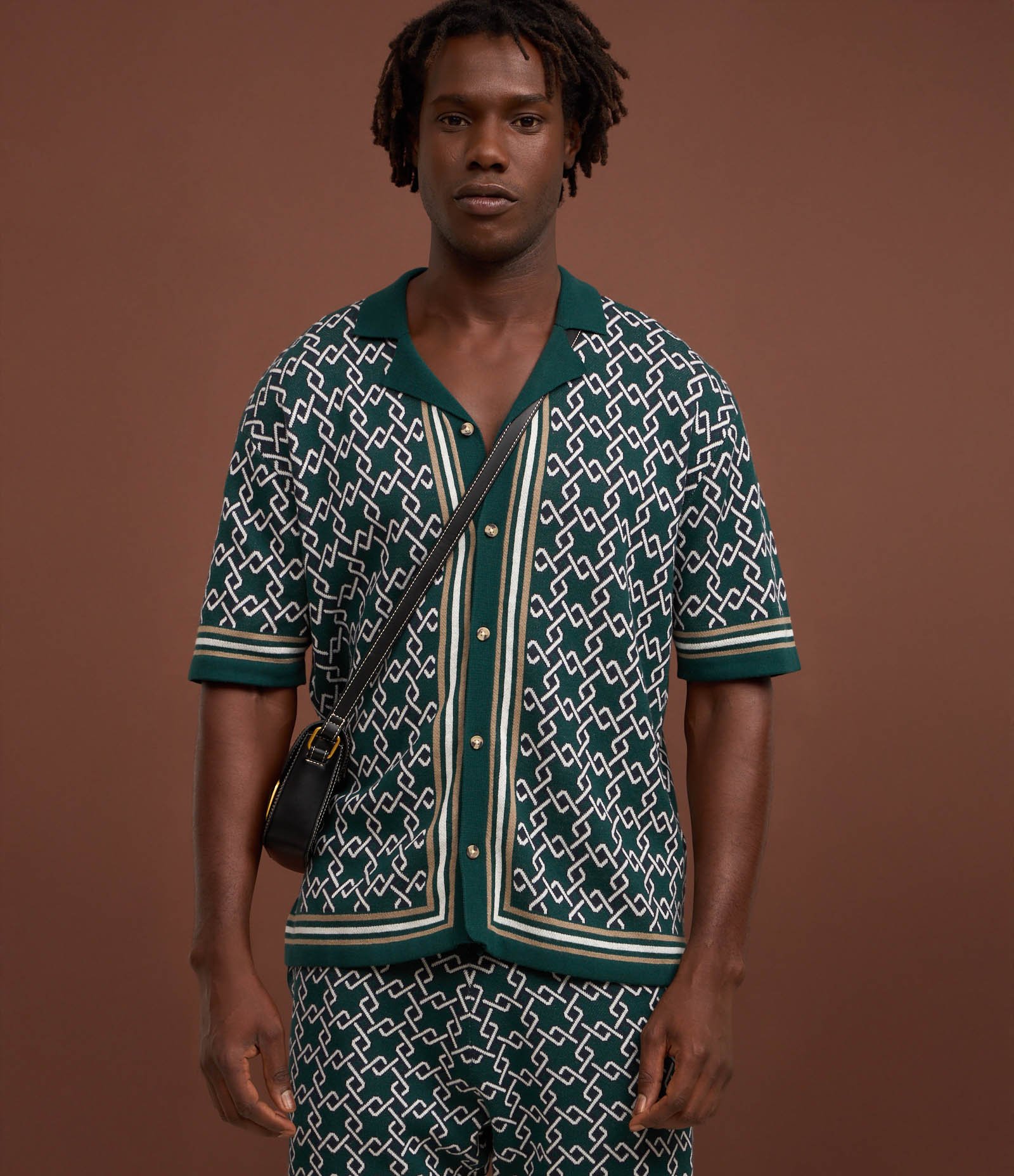 Camisa Boxy com Estampa de Argolas e Viés Contrastantes Verde/Branco 3