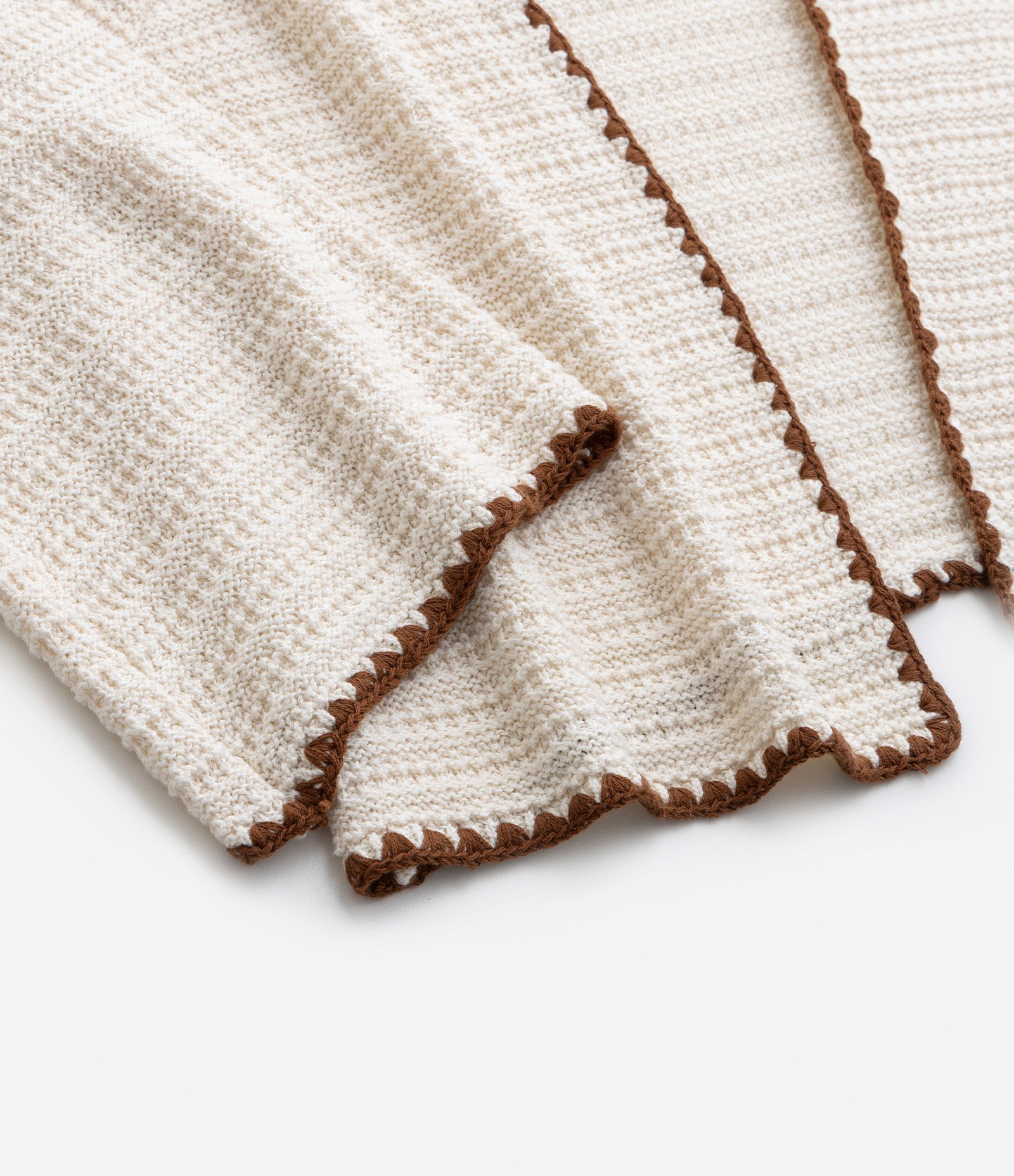 Cardigan em Tricô Acabamento Contrastante Curve & Plus Size Off White 7