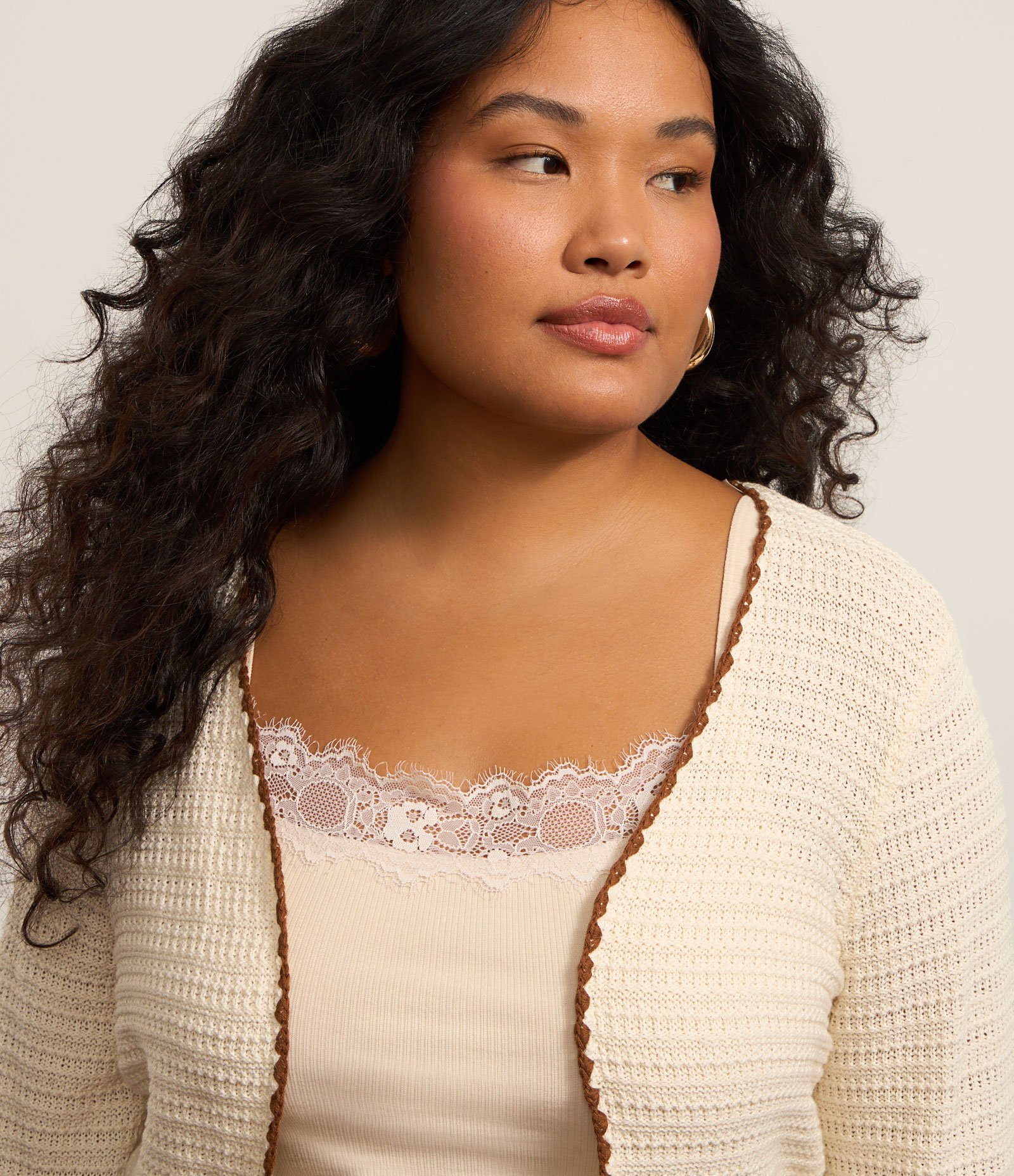 Cardigan em Tricô Acabamento Contrastante Curve & Plus Size Off White 4