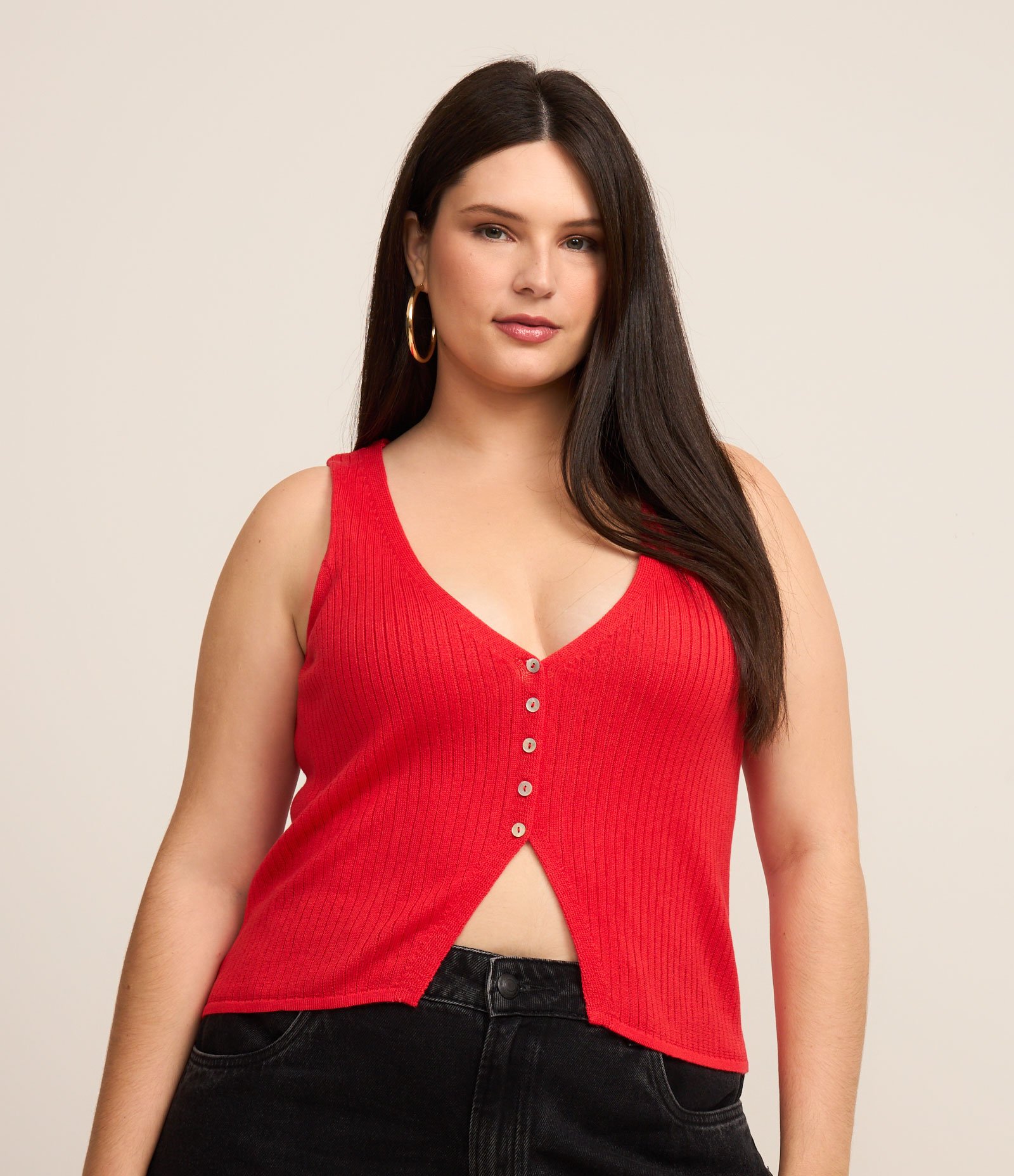 Colete em Tricô com Botões Contrastantes Curve & Plus Size Vermelho 2