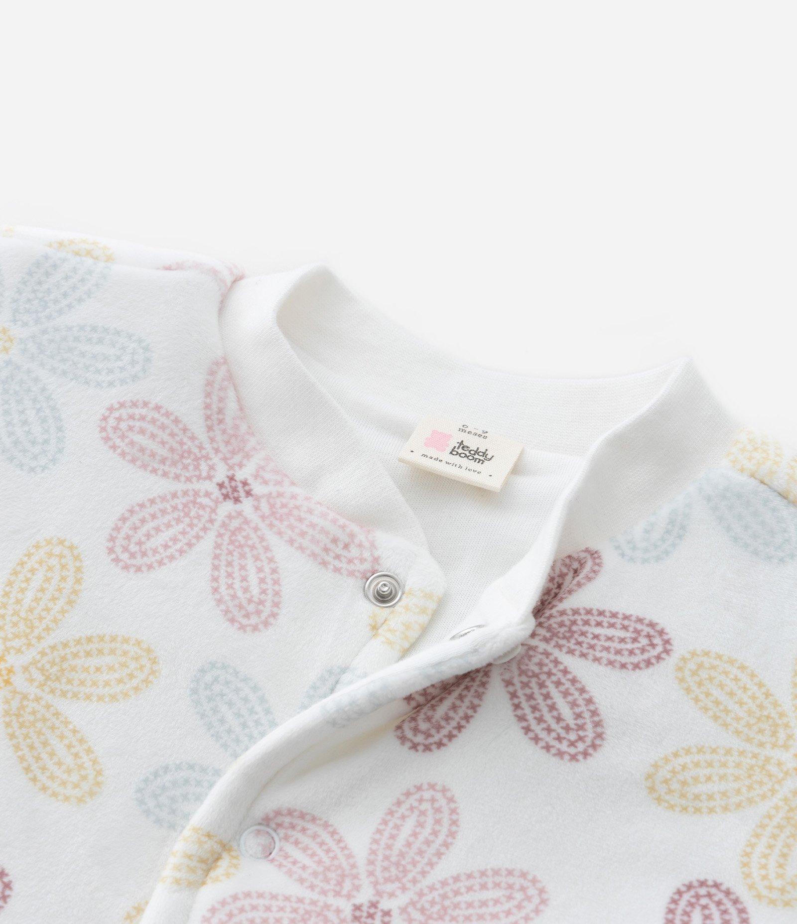Macacão Infantil em Plush com Estampa Floral - Tam 0 a 18 meses Multicores 5