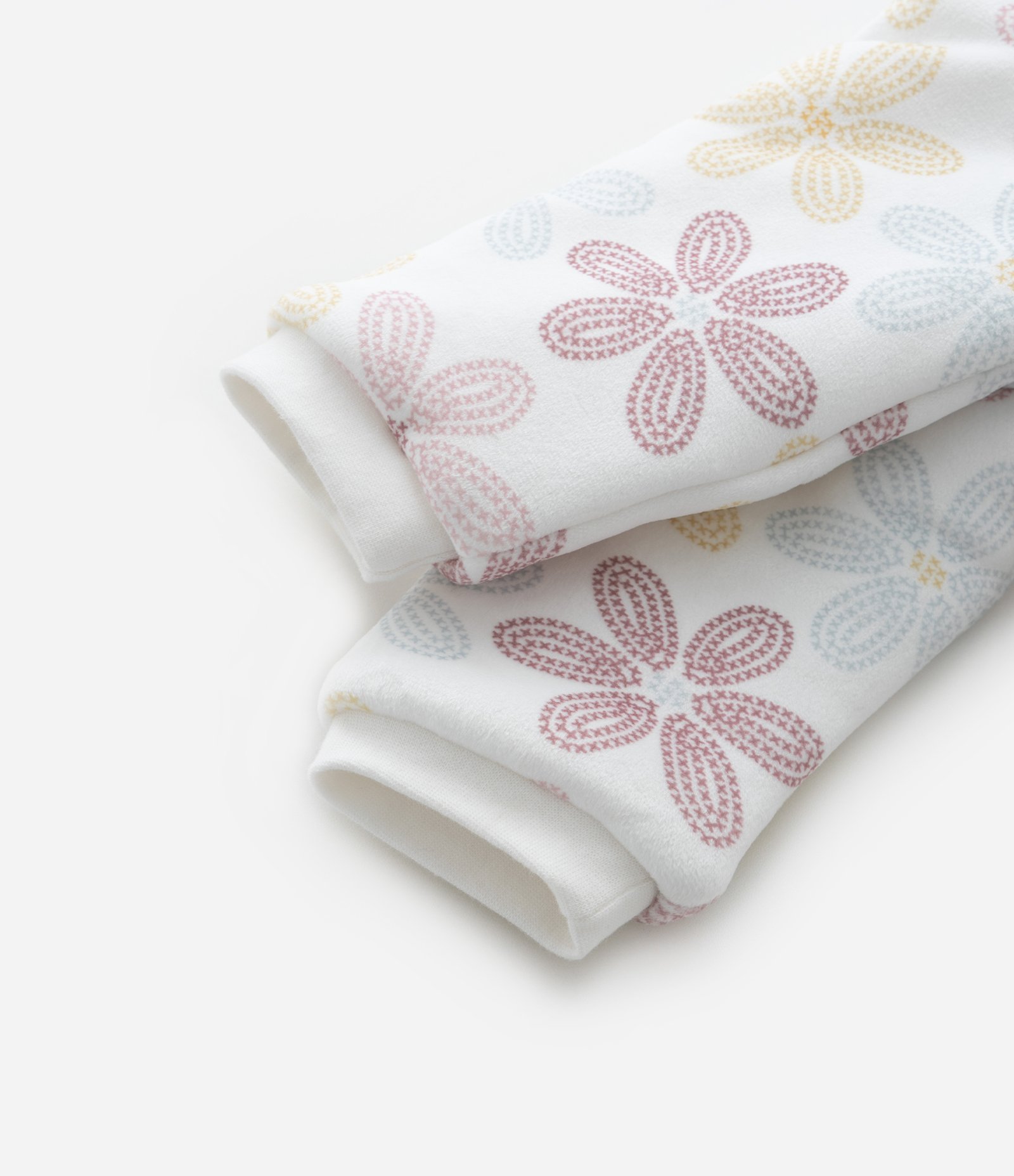 Macacão Infantil em Plush com Estampa Floral - Tam 0 a 18 meses Multicores 6