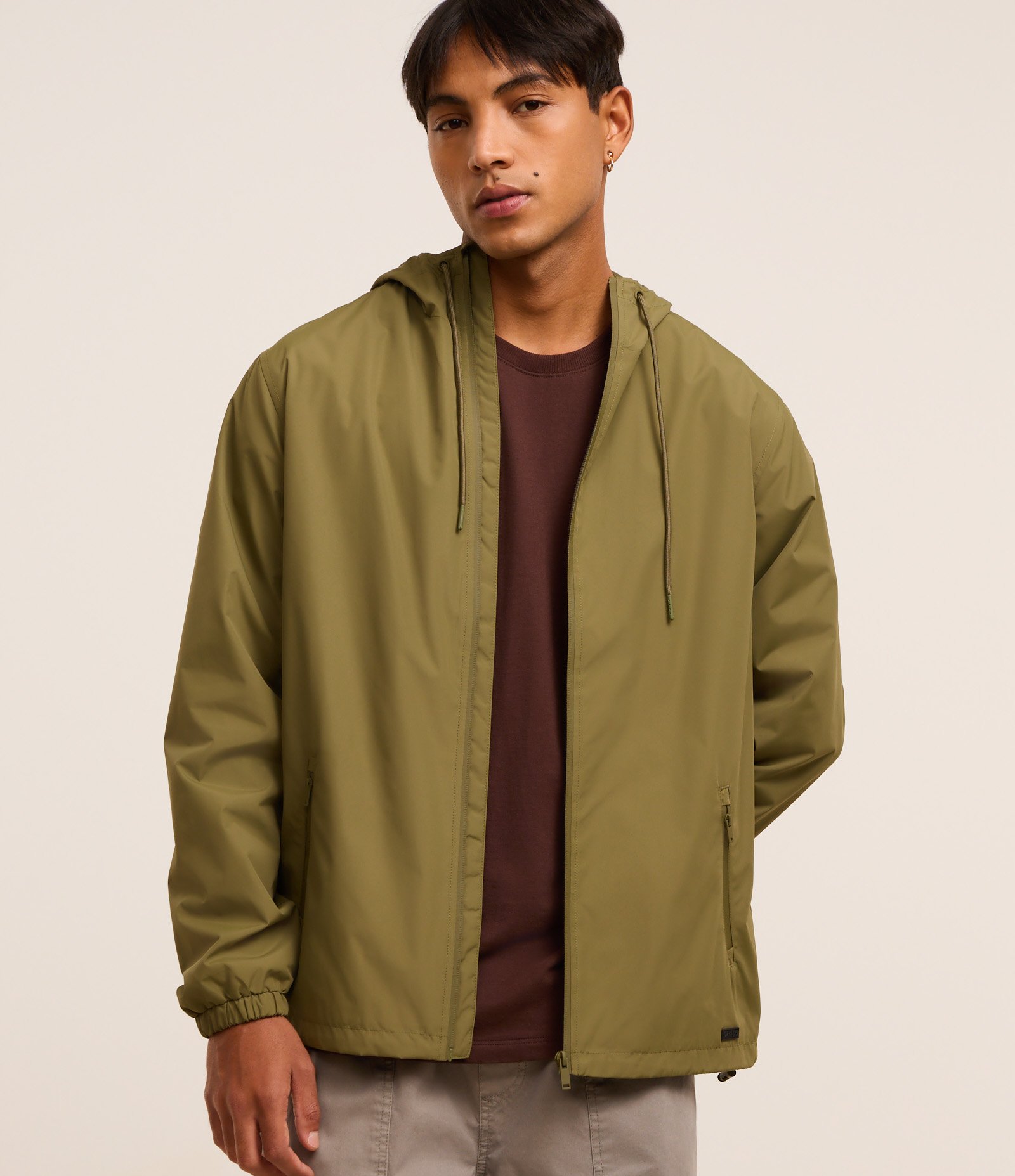 Jaqueta Quebra Vento com Capuz e Bolso de Zíper Fusionado Verde 1