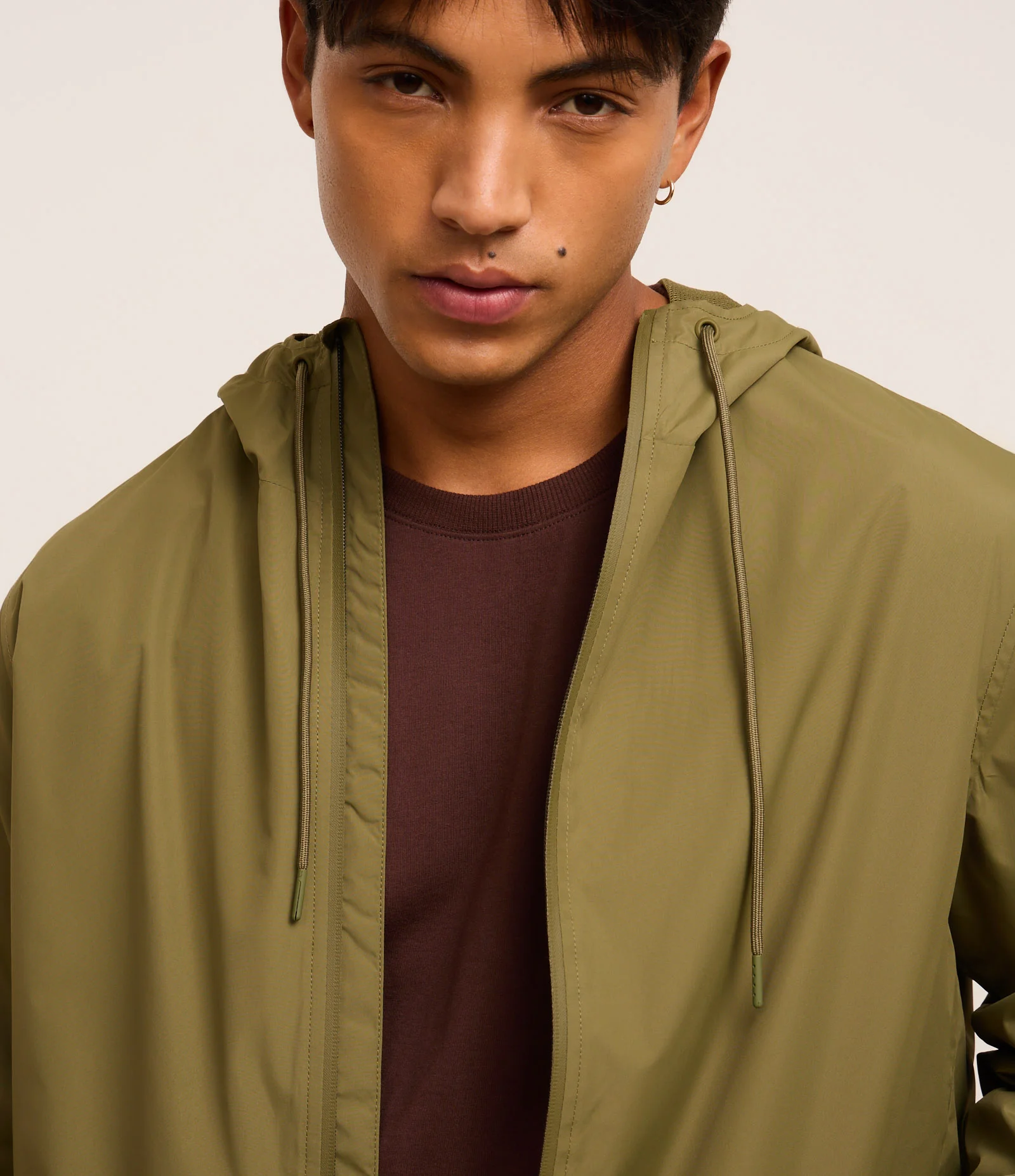 Jaqueta Quebra Vento com Capuz e Bolso de Zíper Fusionado Verde 5