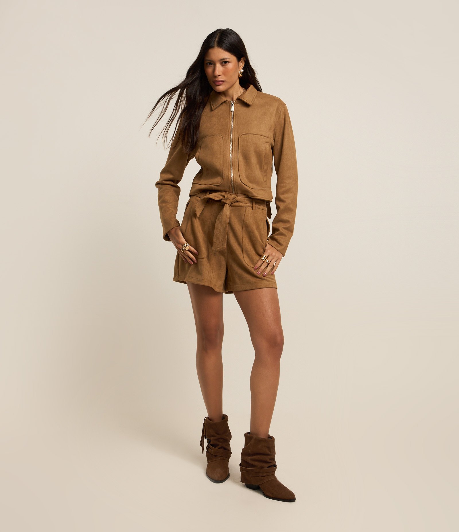 Jaqueta Boxy em Suede com Bolsos Aplicados Marrom 2