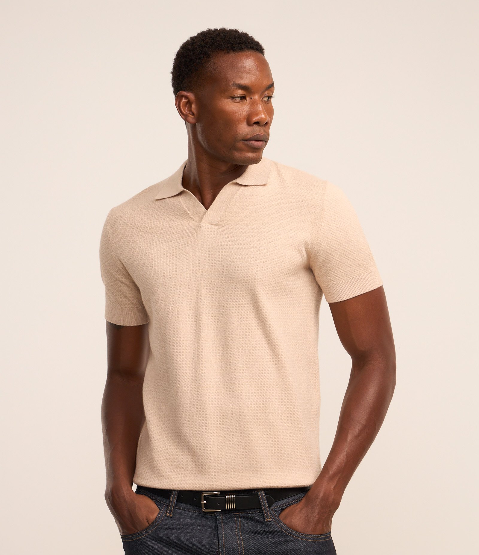 Camiseta Polo em Viscose com Gola V Bege 1
