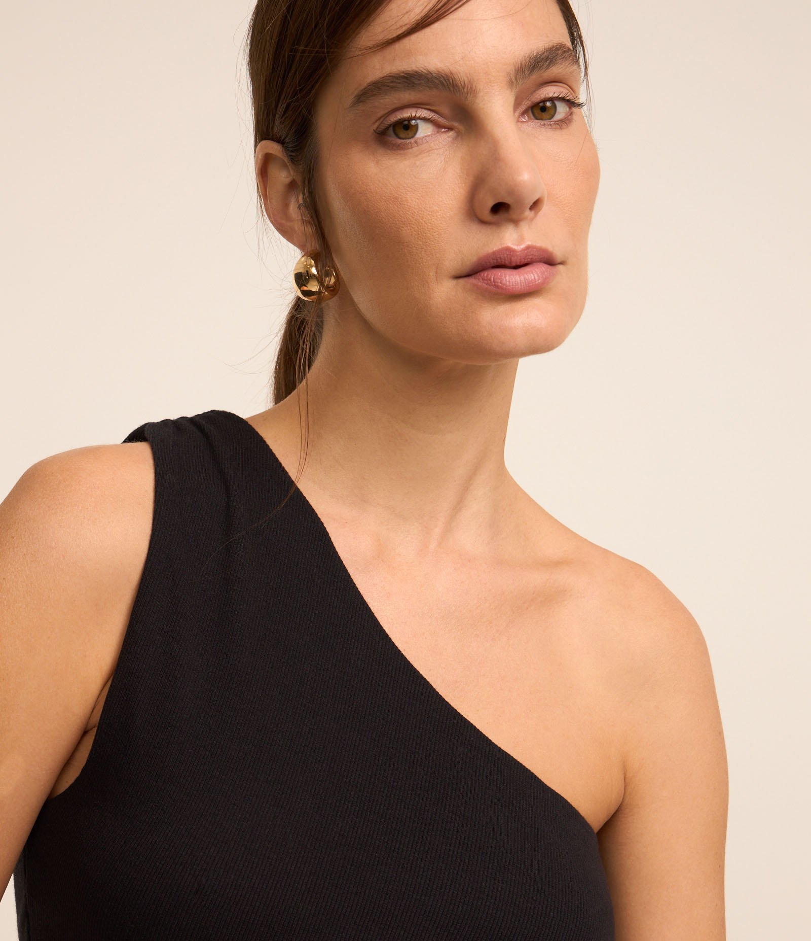 Vestido Midi em Ribana com Ombro Só 4