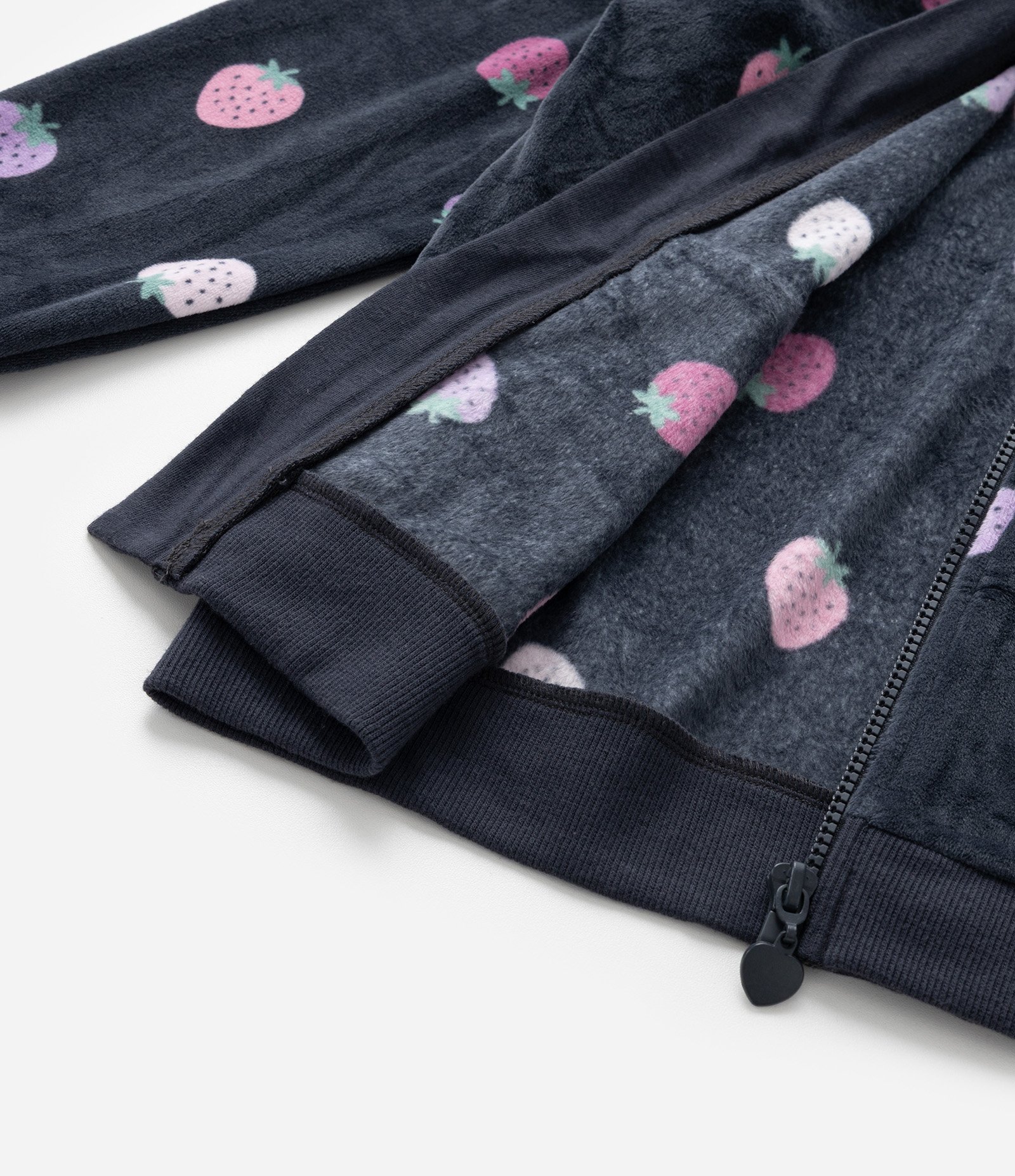 Conjunto Infantil em Plush com Estampa Morangos - Tam 1 a 5 Anos Cinza 7