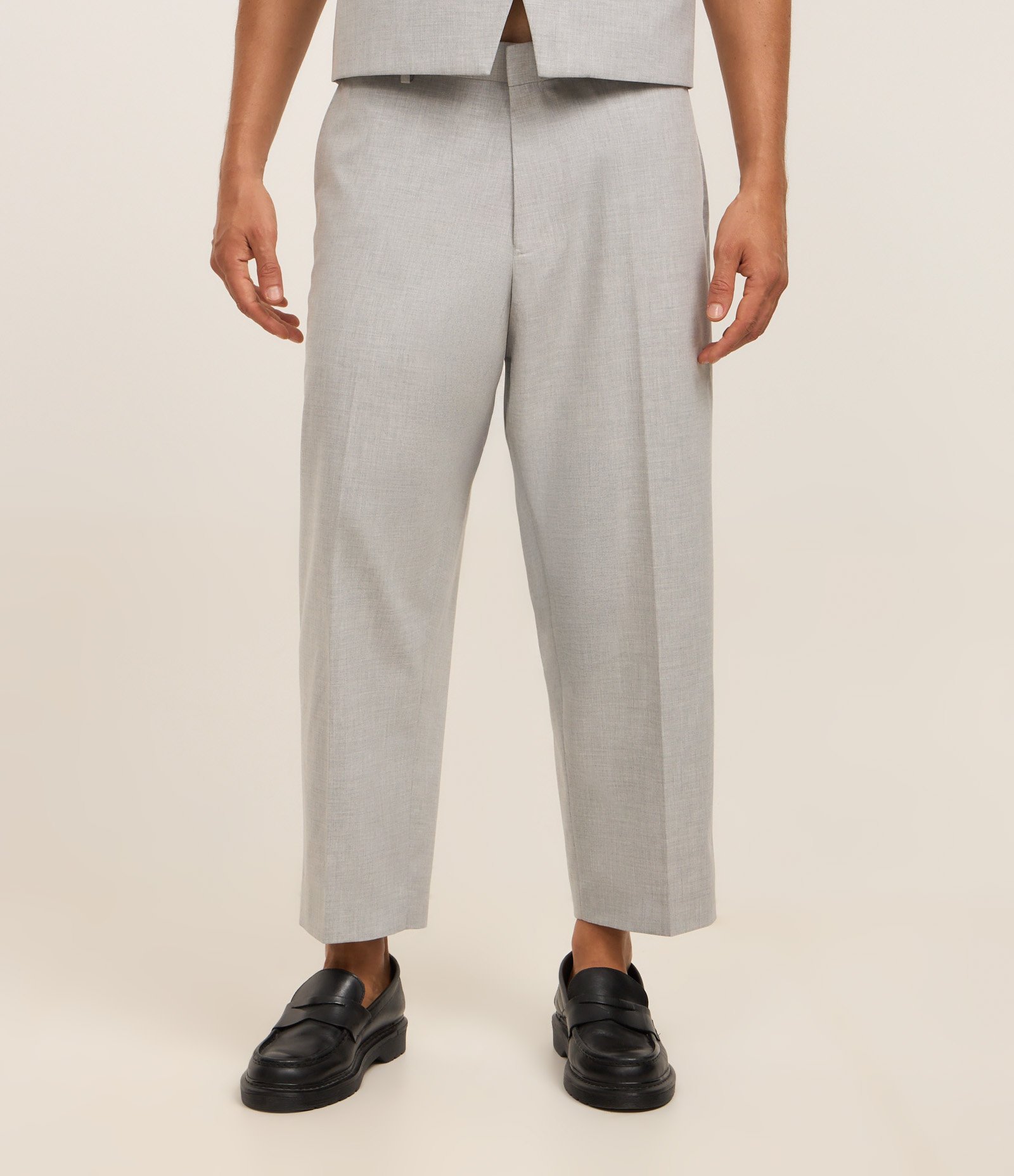 Calça Alfaiataria em Mix de Malhas Cinza 2