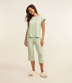 Pijama Capri com Toque Suave e Estampa de Gravataria