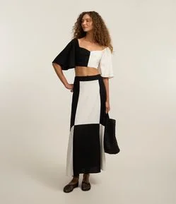 Saia New Midi em Viscose e Linho com Recortes Bicolor