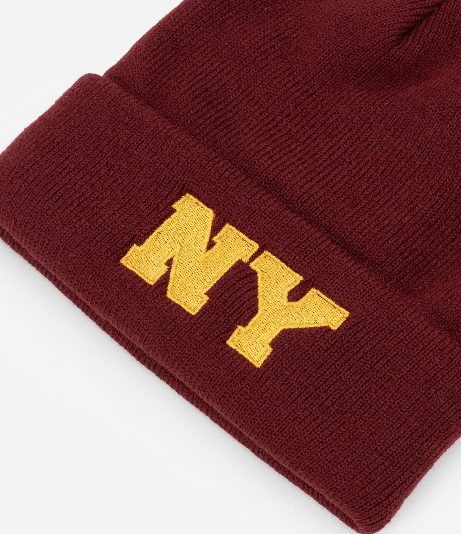 Gorro em Tricô com Bordado NY e Barra Dobrada Vermelho 3