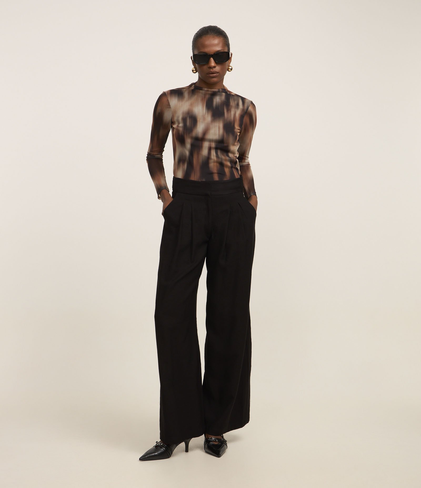 Calça Alfaiatada WIde Leg Cintura Alta com Pregas Preto 1