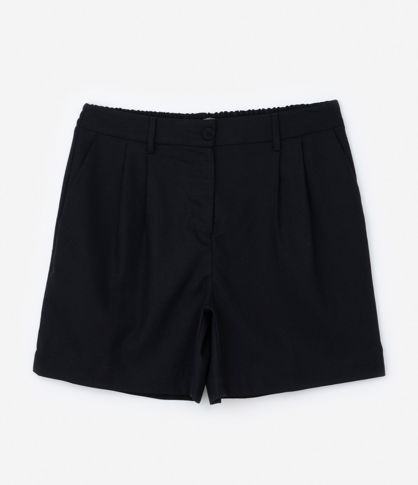 Bermuda em Viscolinho com Pregas Curve & Plus Size Preto 5