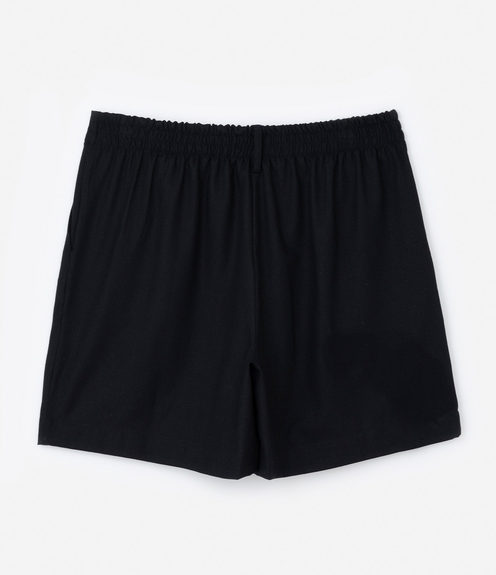 Bermuda em Viscolinho com Pregas Curve & Plus Size Preto 6