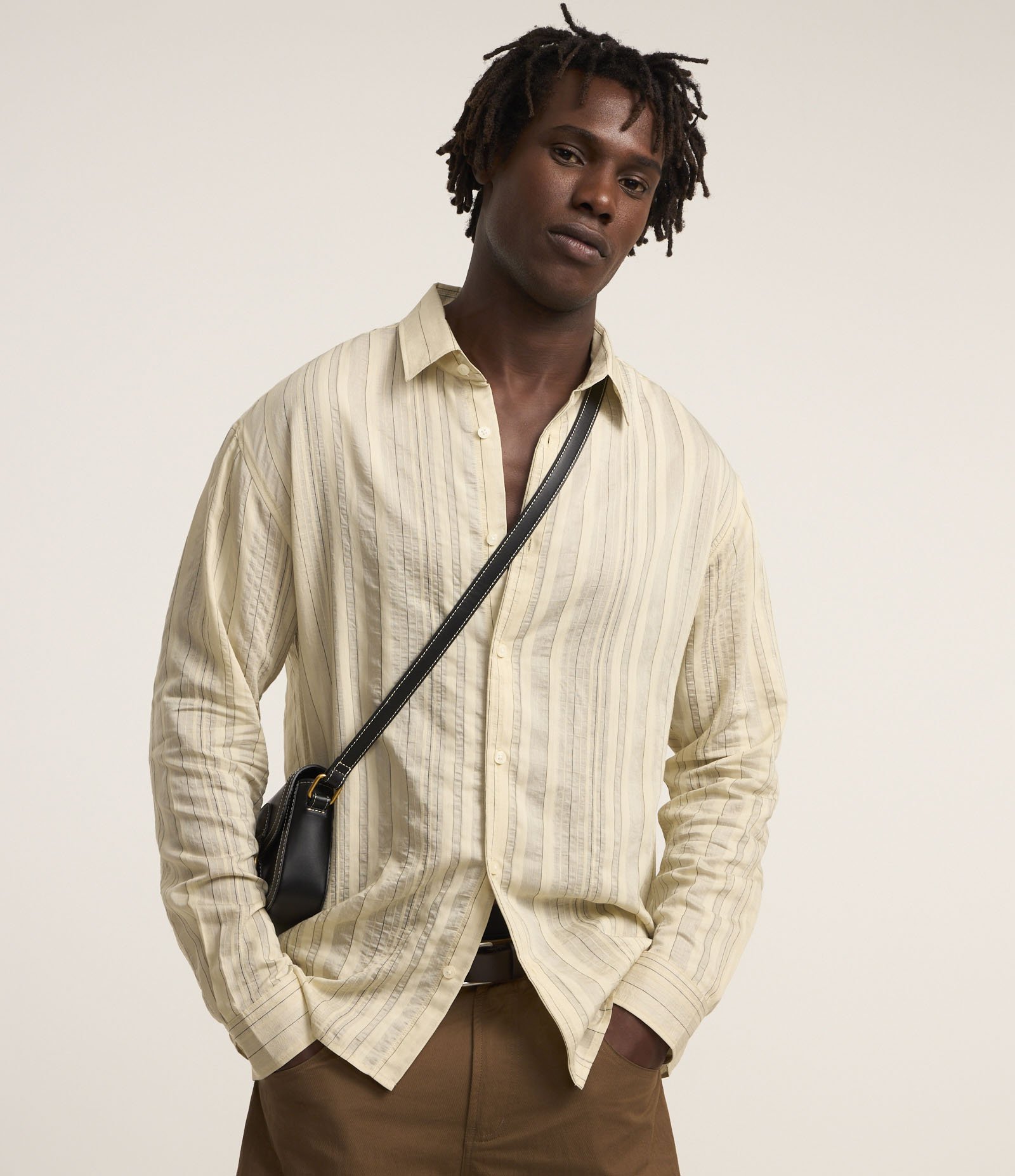 Camisa Relaxed em Ana Ruga com Listras Finas Bege 1