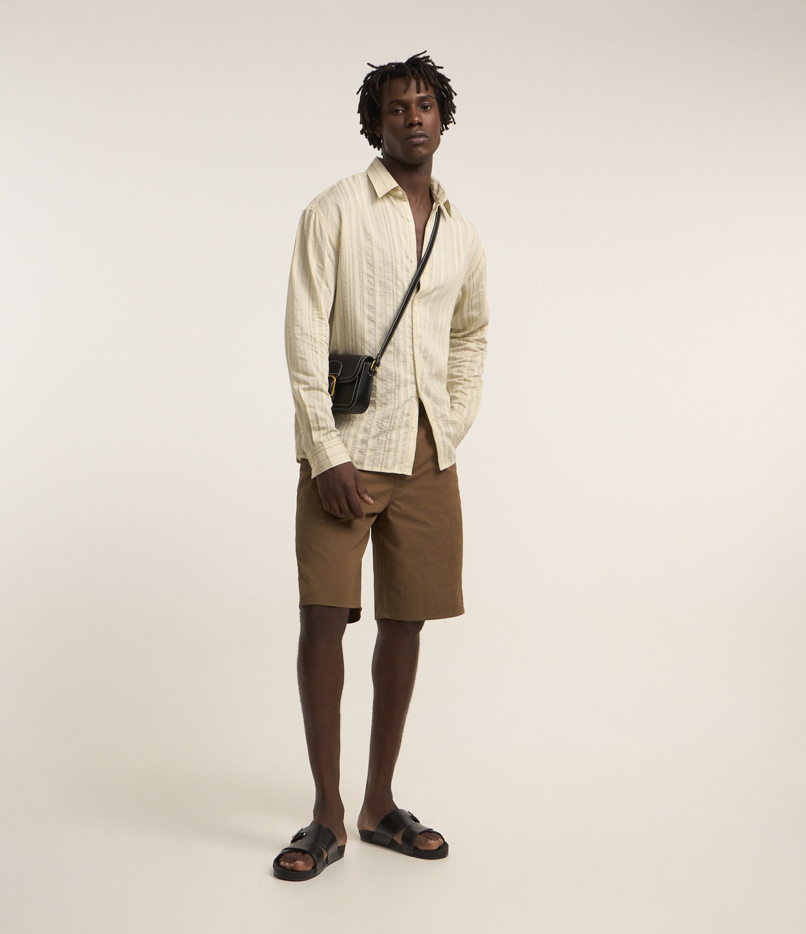 Camisa Relaxed em Ana Ruga com Listras Finas Bege 2