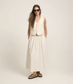 Saia Evasê Midi em Viscolinho com Cinto Fivela de Madeira