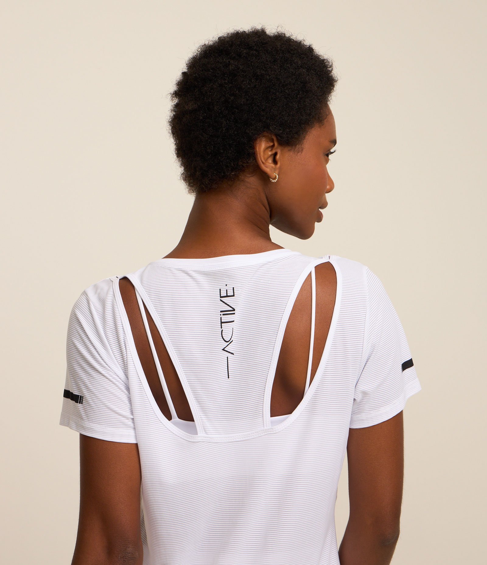 Camiseta Esportiva em Poliamida com Recorte Vazados nas Costas 3