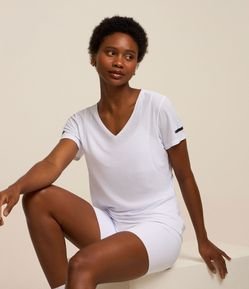 Camiseta Esportiva em Poliamida com Recorte Vazados nas Costas