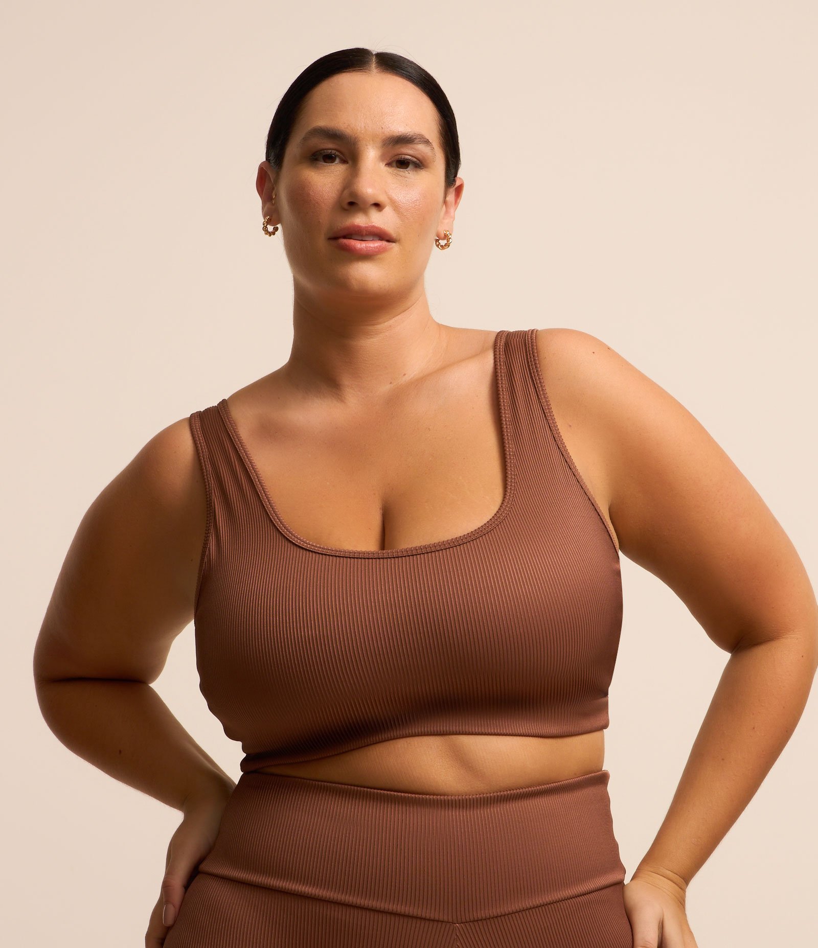 Top Esportivo Canelado em Ribana Curve & Plus Size Marrom 1