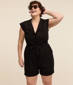 Macacão com Botões Forrados e Cinto Faixa Curve & Plus Size