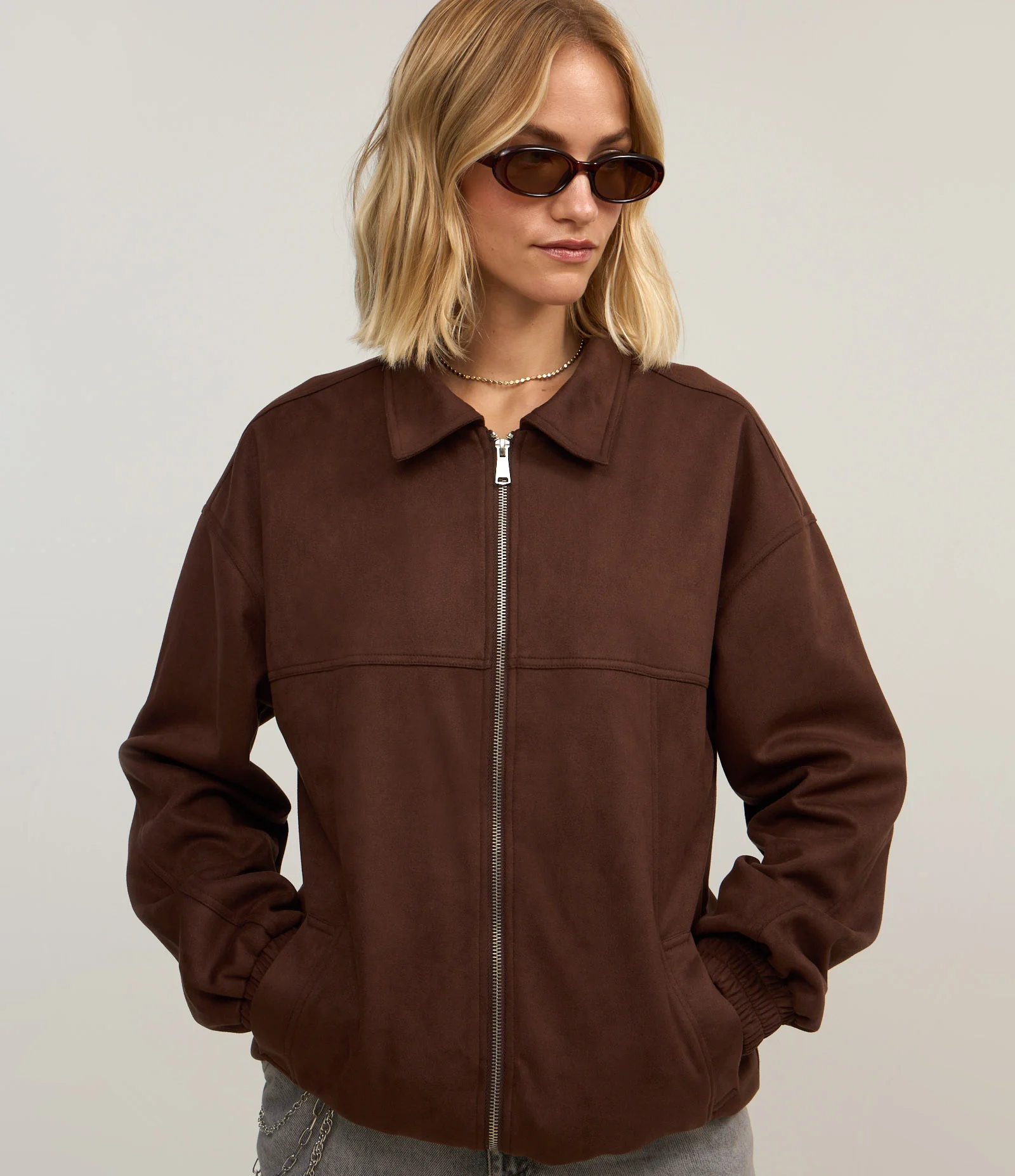 Jaqueta Bomber em Suedine com Zíper Frontal Marrom 1