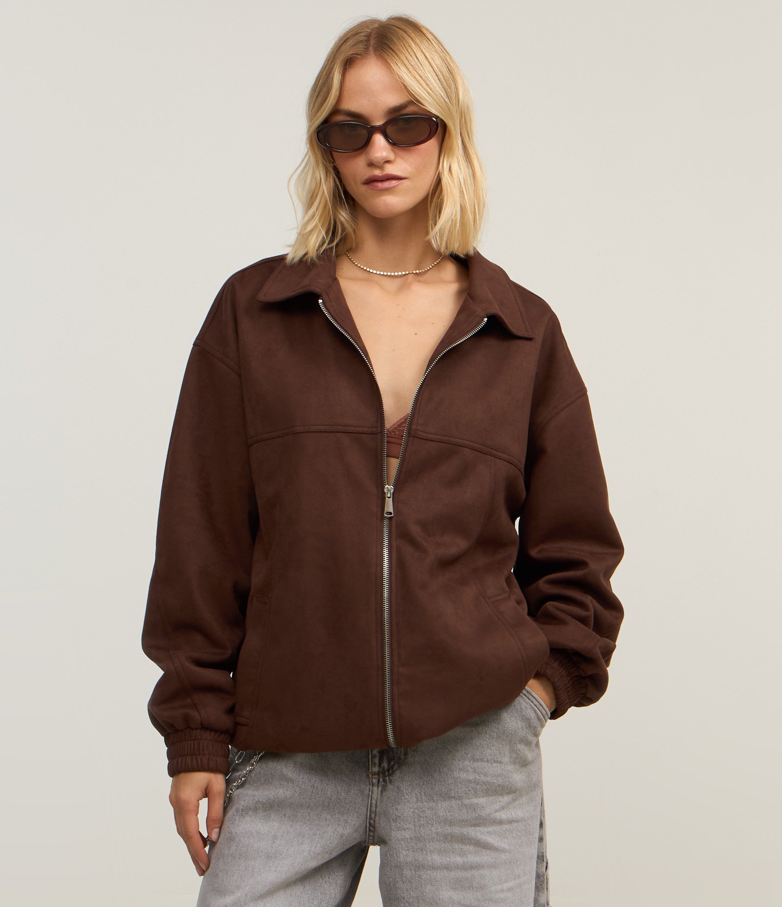 Jaqueta Bomber em Suedine com Zíper Frontal Marrom 3
