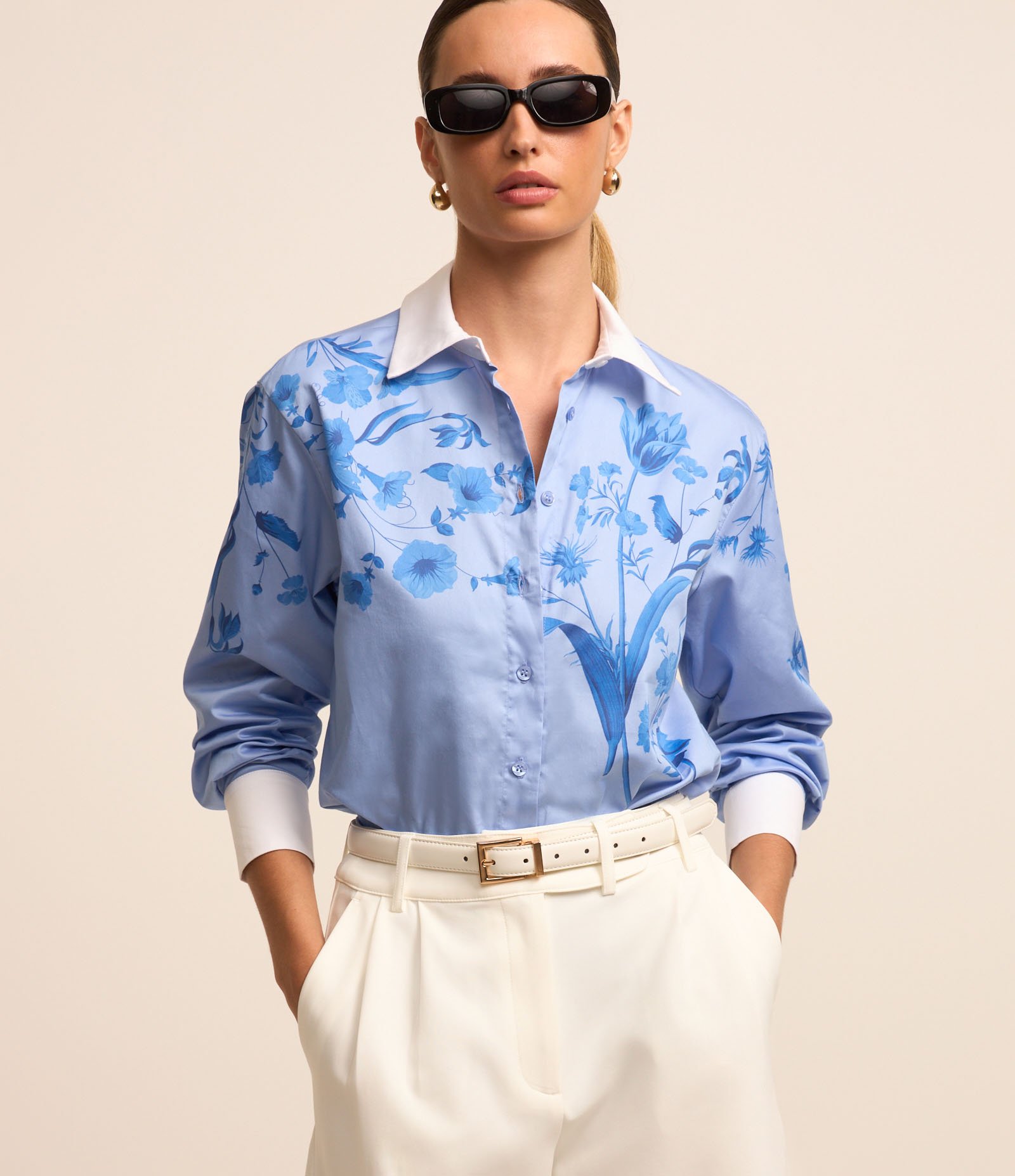 Camisa em Tricoline com Flores Estampadas e Punho Contrastante Azul 1