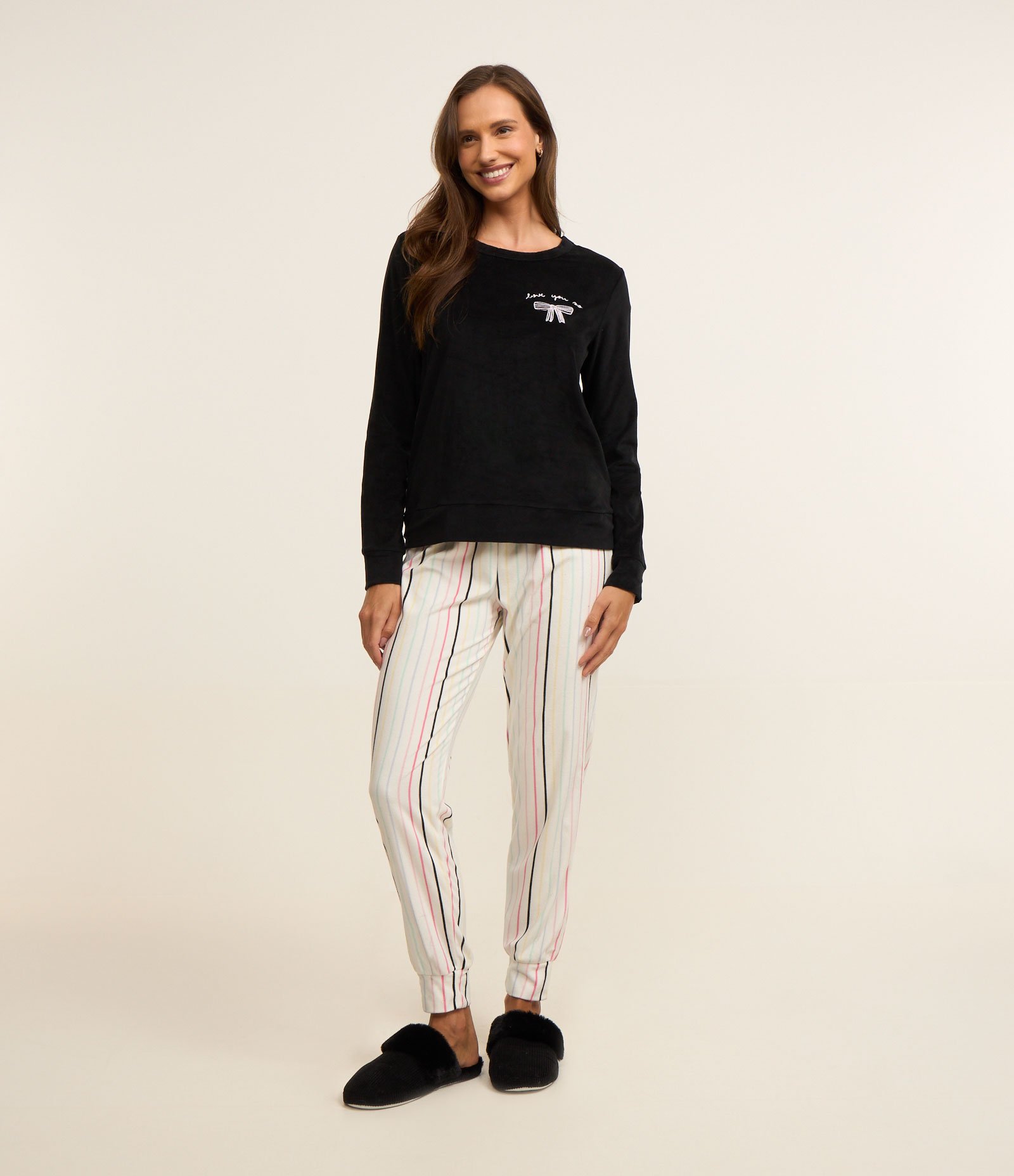 Pijama Longo com Estampa de Listras e de Laço Preto 1