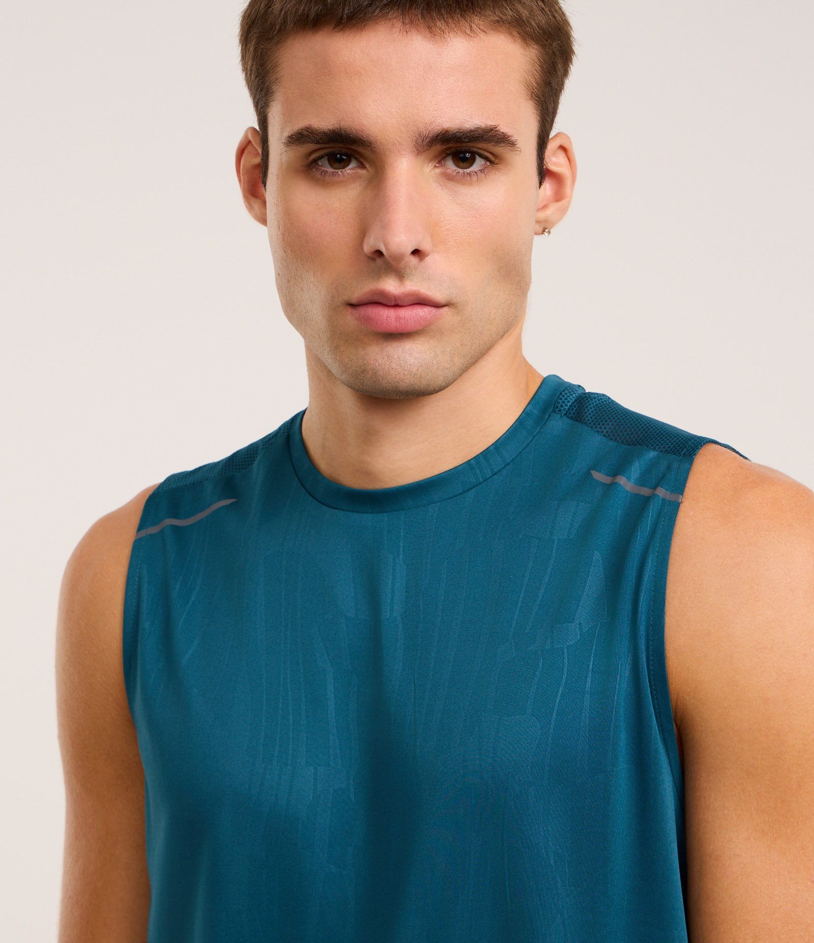 Regata Esportiva com Tecnologia Dry e Estampa Heat Print 4