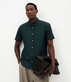 Camisa Comfort em Oxford com Gola Colarinho e Manga Curta