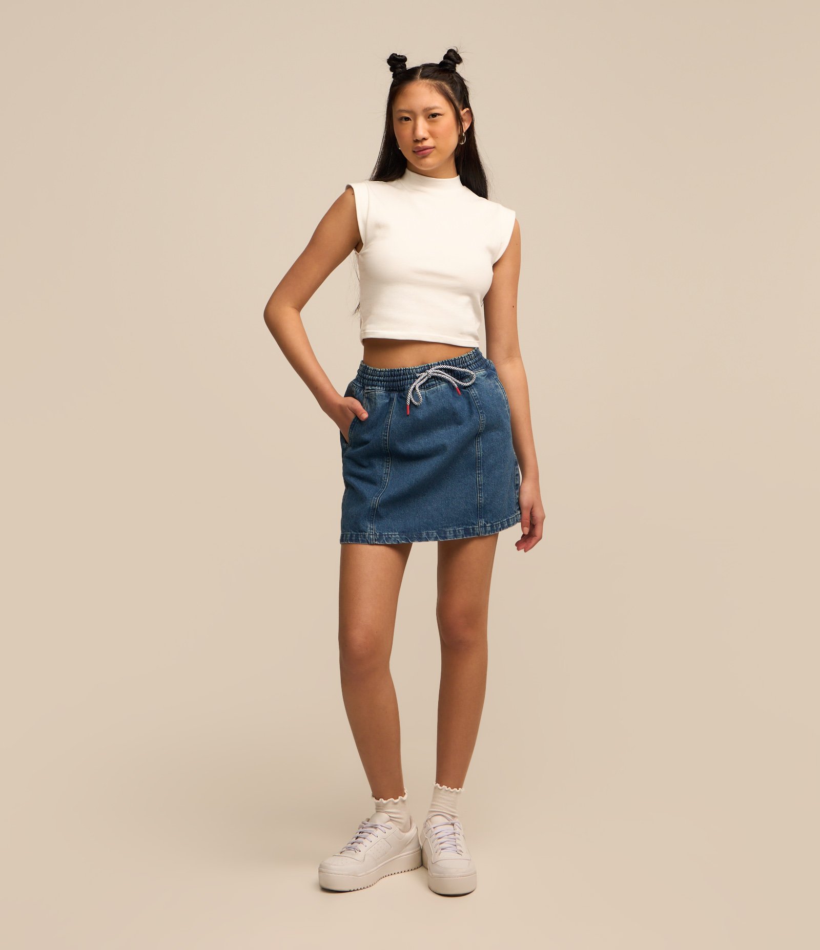 Saia em Jeans com Lastex e Amarração no Cós Azul 1