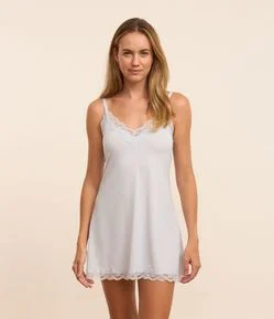 Camisola de Alcinha em Microfibra com Decote de Renda