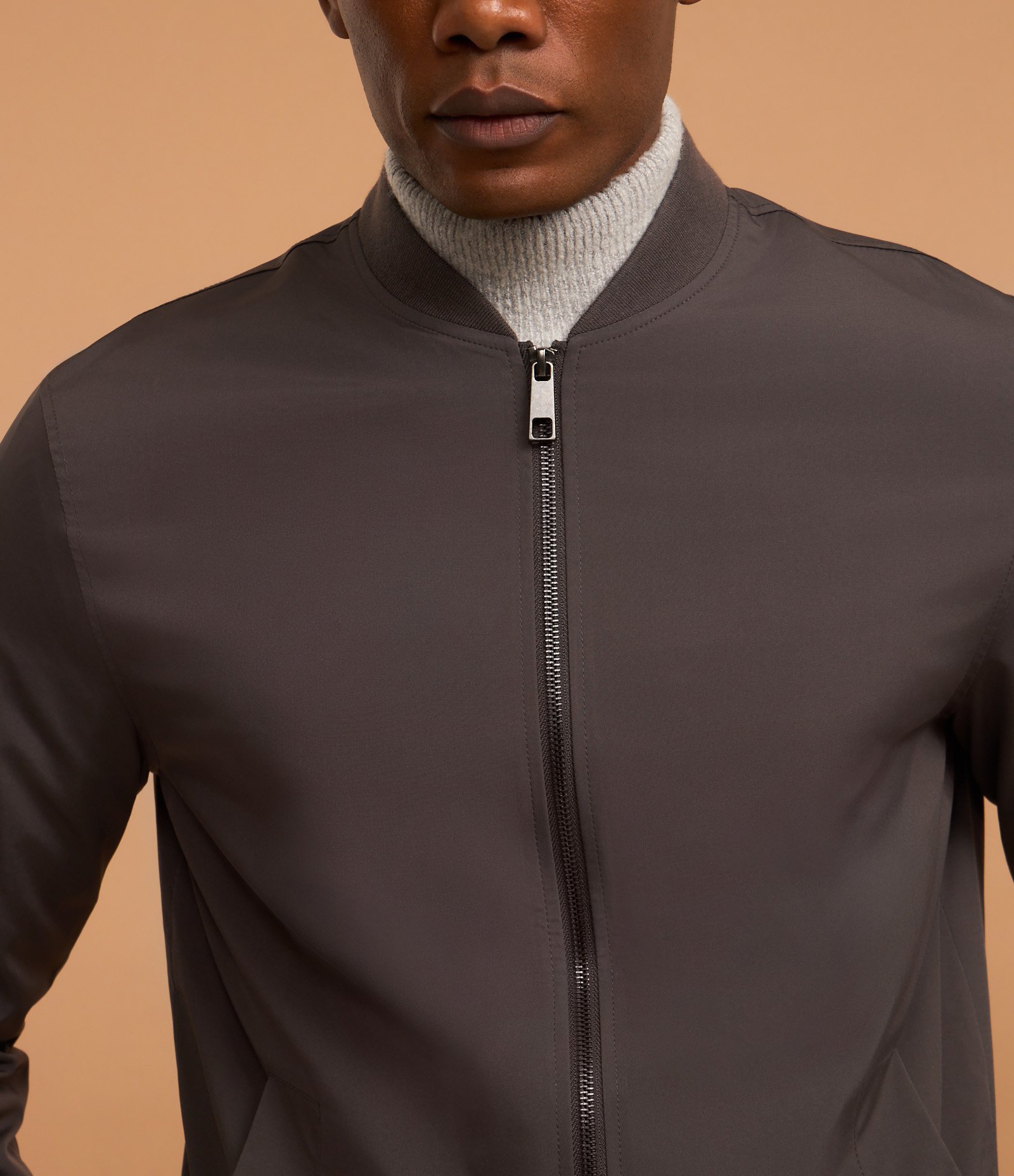 Jaqueta Bomber em Alfaiataria Cinza 8