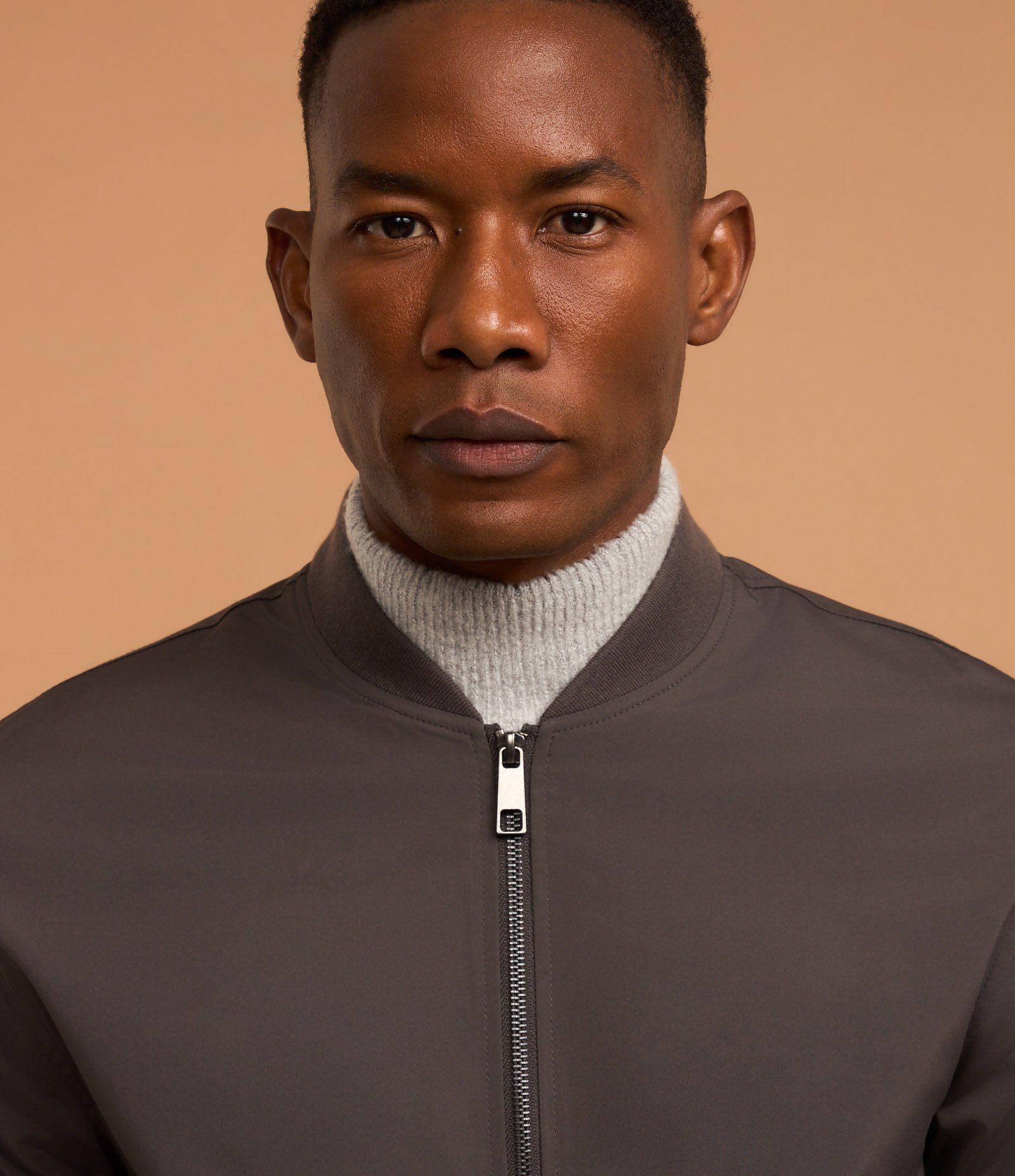 Jaqueta Bomber em Alfaiataria Cinza 3