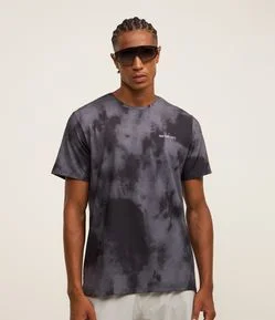 Camiseta T-shirt Esportiva em Tecnologia Dry com Estampa Manchada