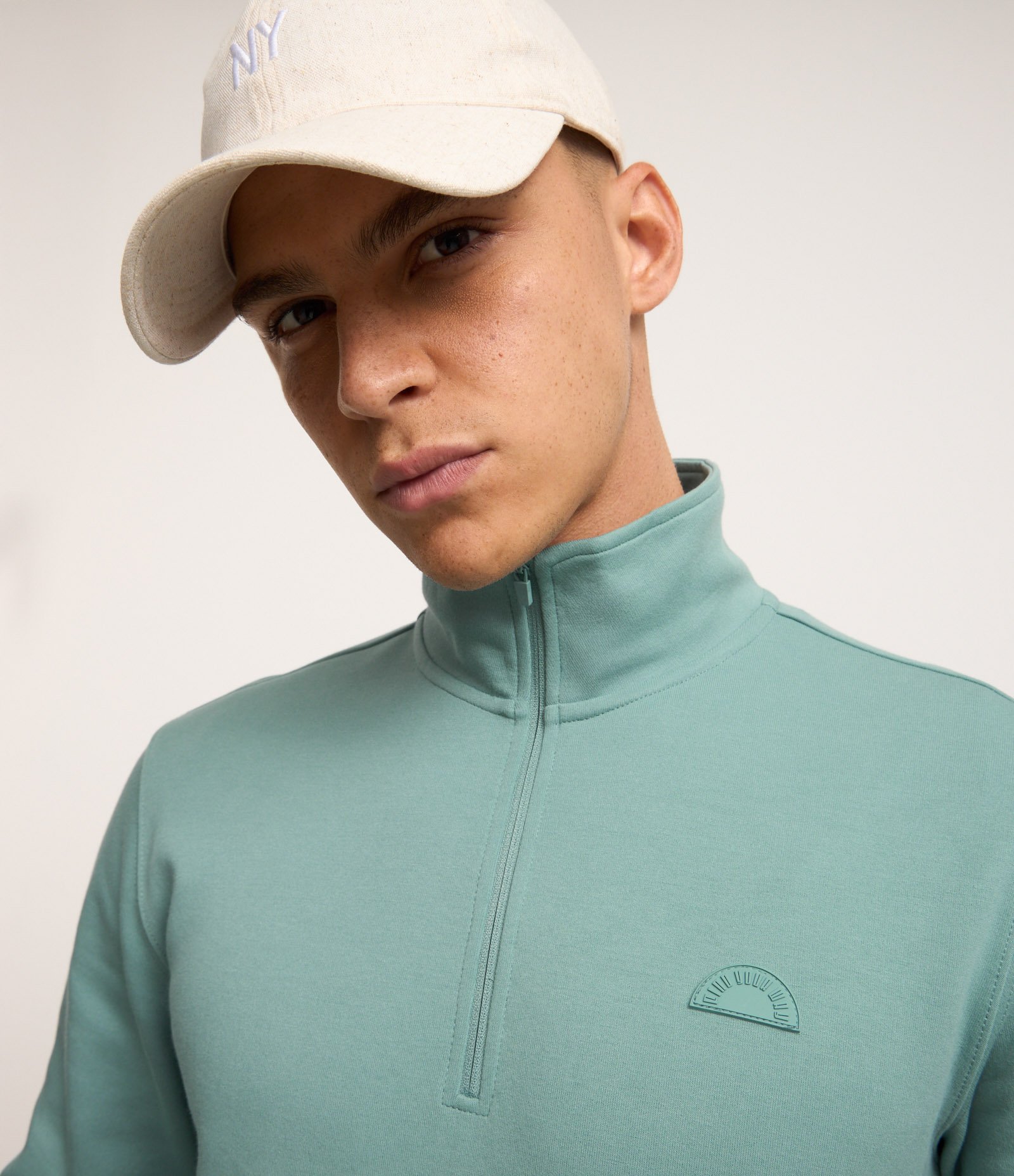 Blusão Esportivo Duplo em Algodão com Gola Alta Verde 4