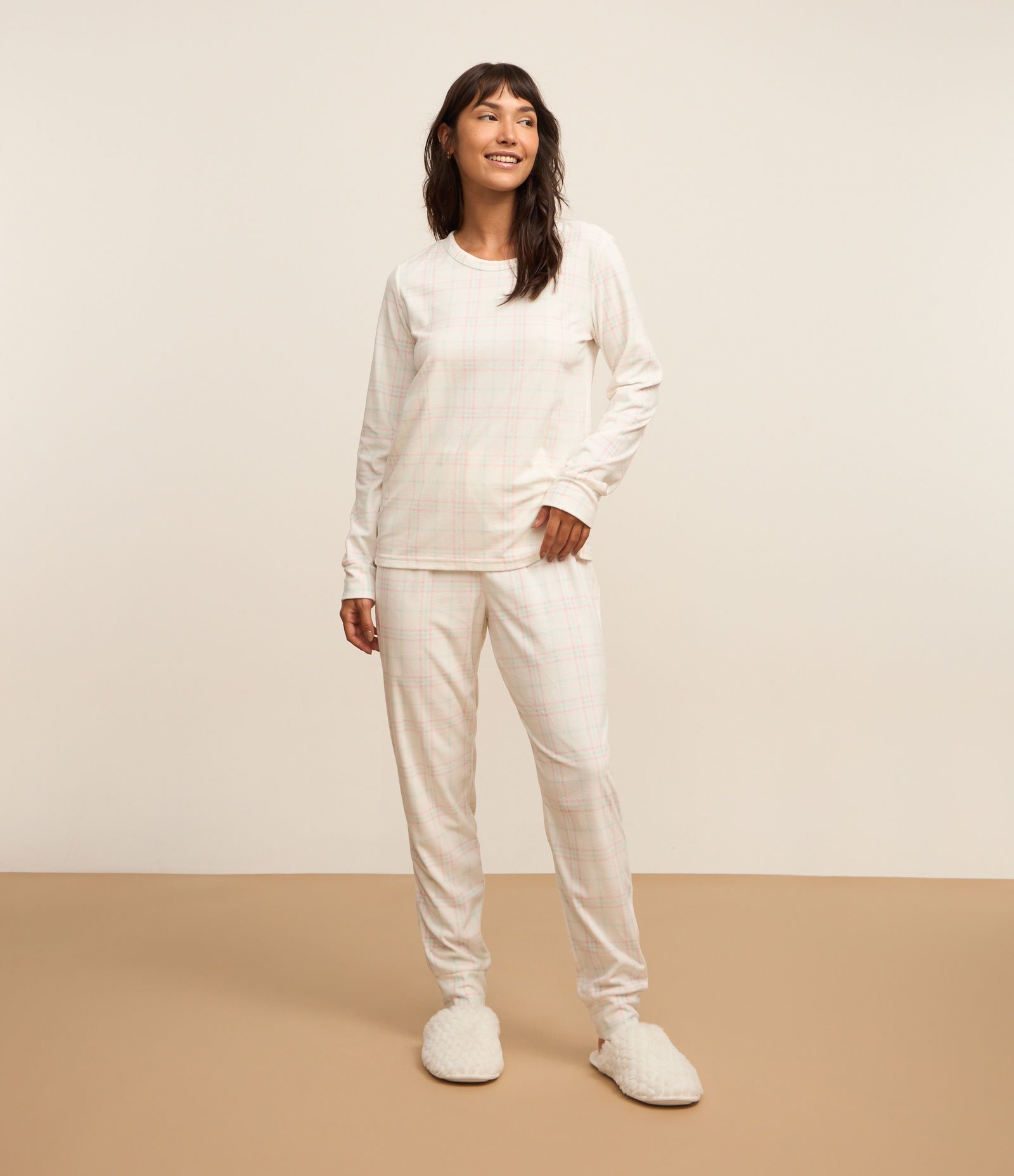 Pijama Longo em Plush Estampa Xadrez Branco 2