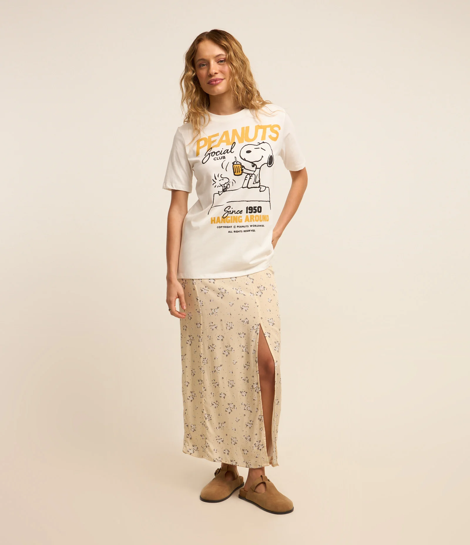 Saia Midi em Viscose Floral Liberty e Fenda Bege Creme 1