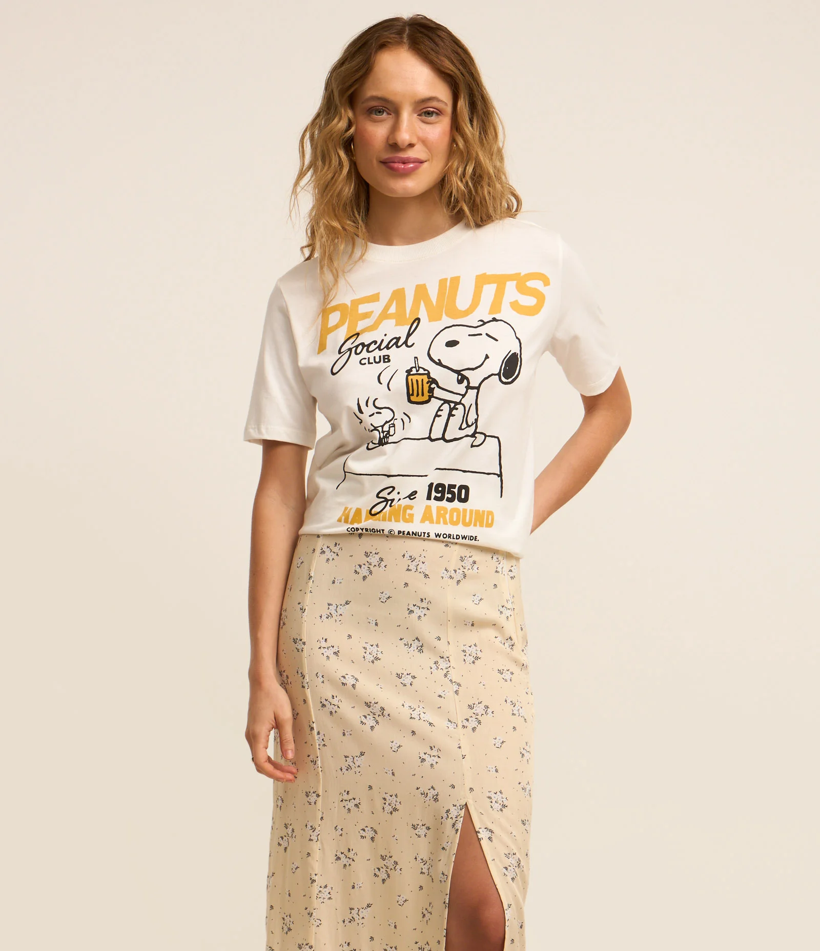 Saia Midi em Viscose Floral Liberty e Fenda Bege Creme 2