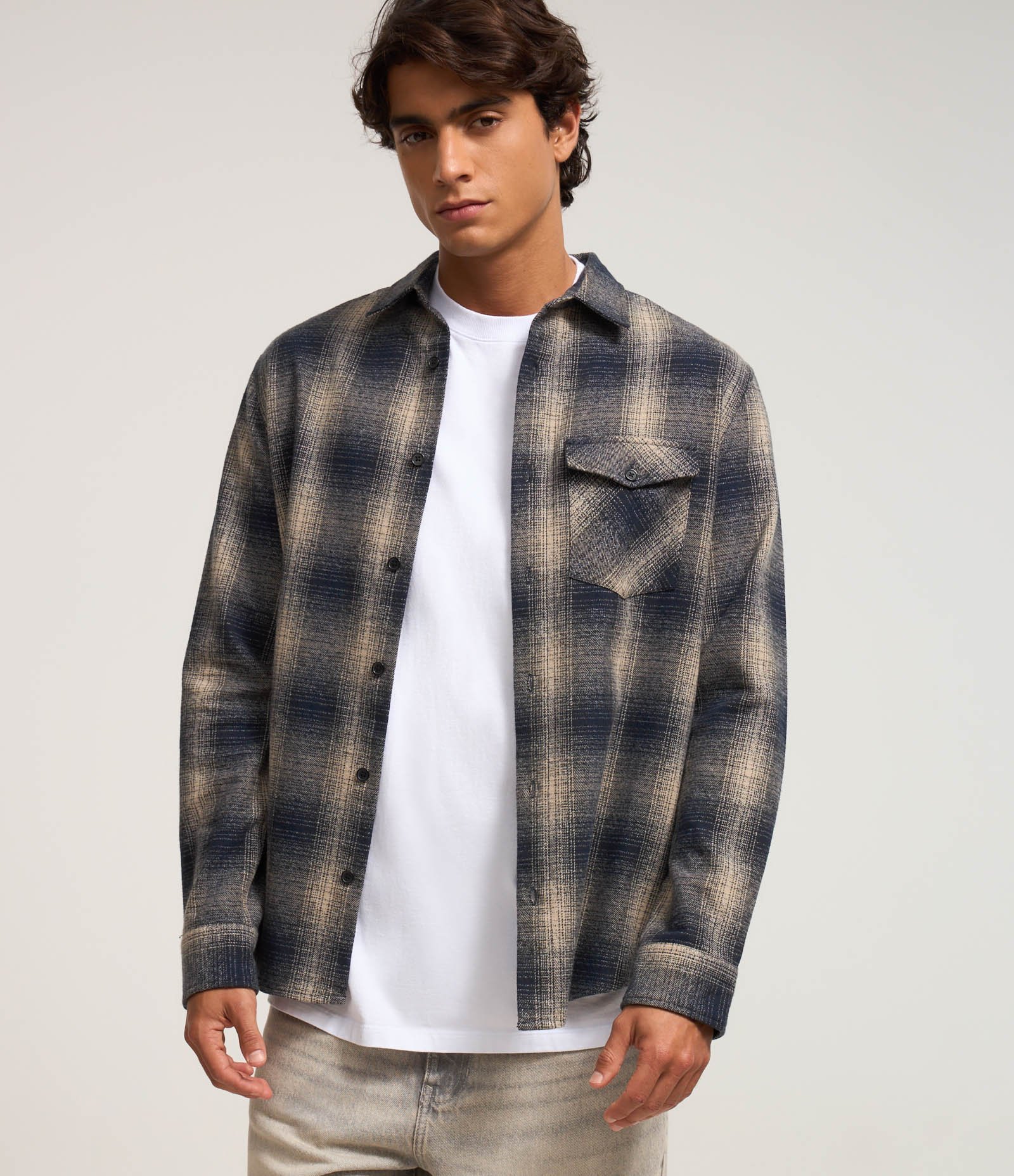 Camisa Comfort em Flanela com Bolso e Estampa Xadrez Azul 1