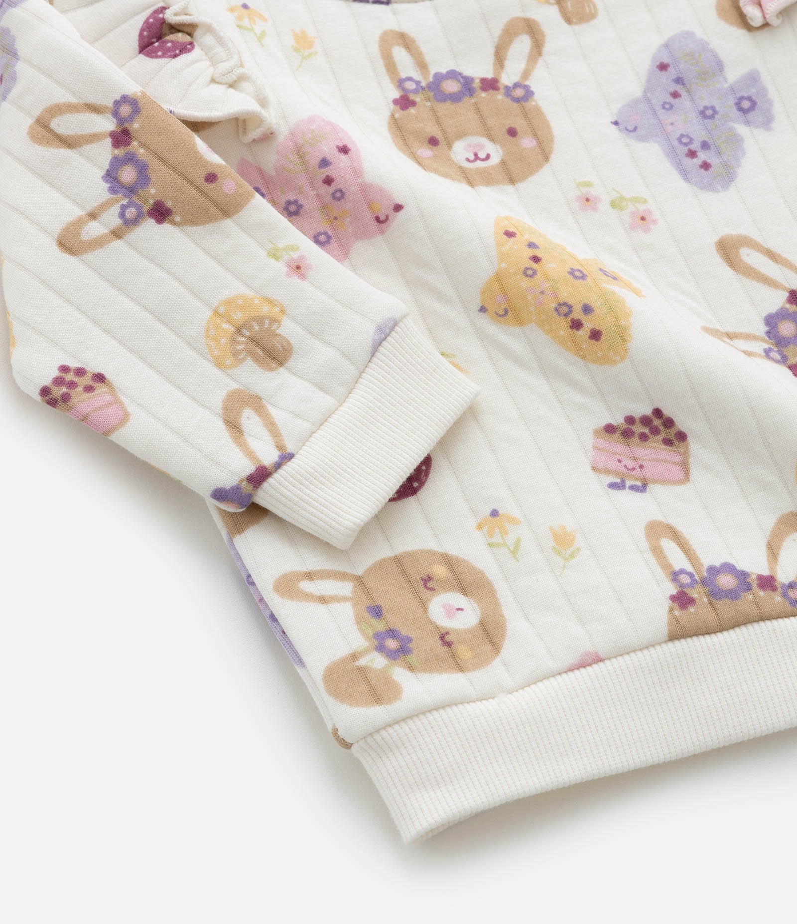 Conjunto Infantil em Matelassê com Babadinhos - Tam 0 a 18 meses Bege 9